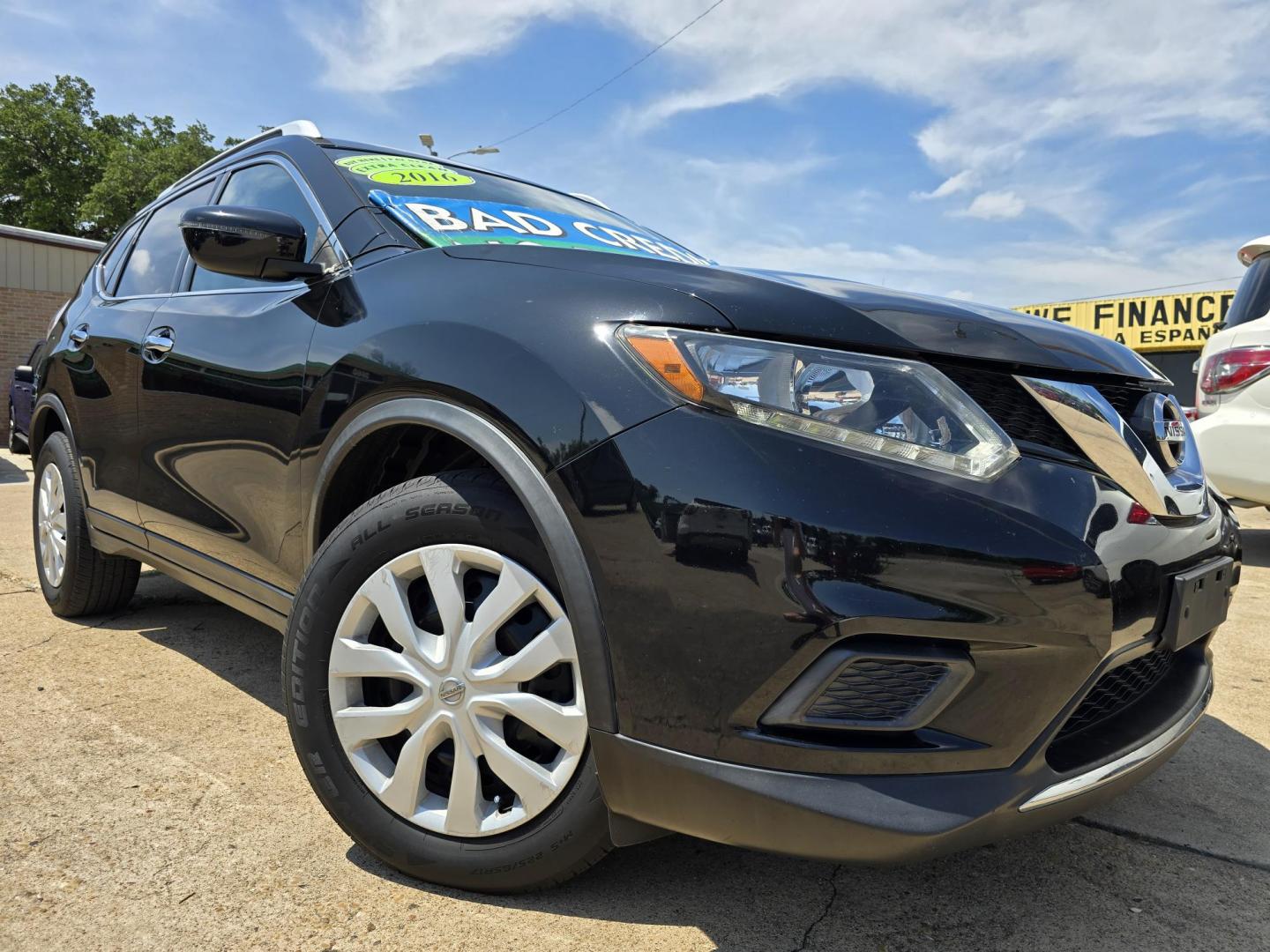 2016 Nissan Rogue S's photo