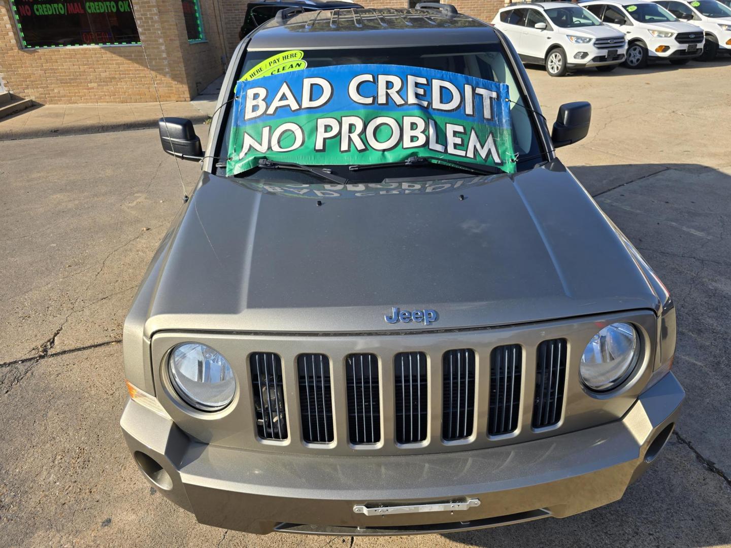 2008 GRAY Jeep Patriot Sport (1J8FT28W38D) with an 2.4L L4 DOHC 16V engine, AUTO transmission, located at 2660 S.Garland Avenue, Garland, TX, 75041, (469) 298-3118, 32.885387, -96.656776 - Photo#8