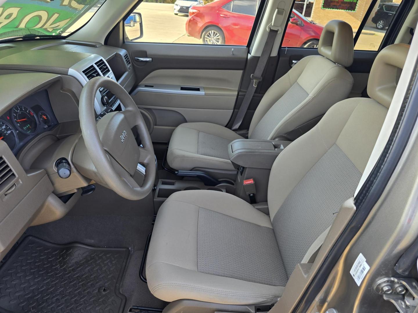 2008 GRAY Jeep Patriot Sport (1J8FT28W38D) with an 2.4L L4 DOHC 16V engine, AUTO transmission, located at 2660 S.Garland Avenue, Garland, TX, 75041, (469) 298-3118, 32.885387, -96.656776 - Photo#11