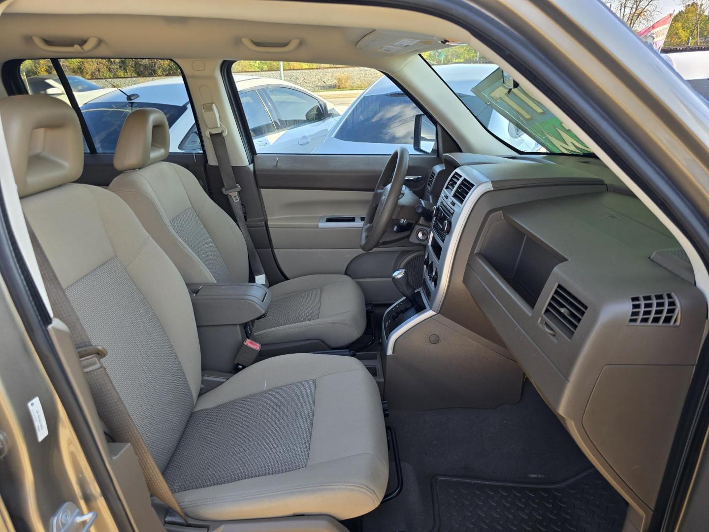 2008 GRAY Jeep Patriot Sport (1J8FT28W38D) with an 2.4L L4 DOHC 16V engine, AUTO transmission, located at 2660 S.Garland Avenue, Garland, TX, 75041, (469) 298-3118, 32.885387, -96.656776 - Photo#17