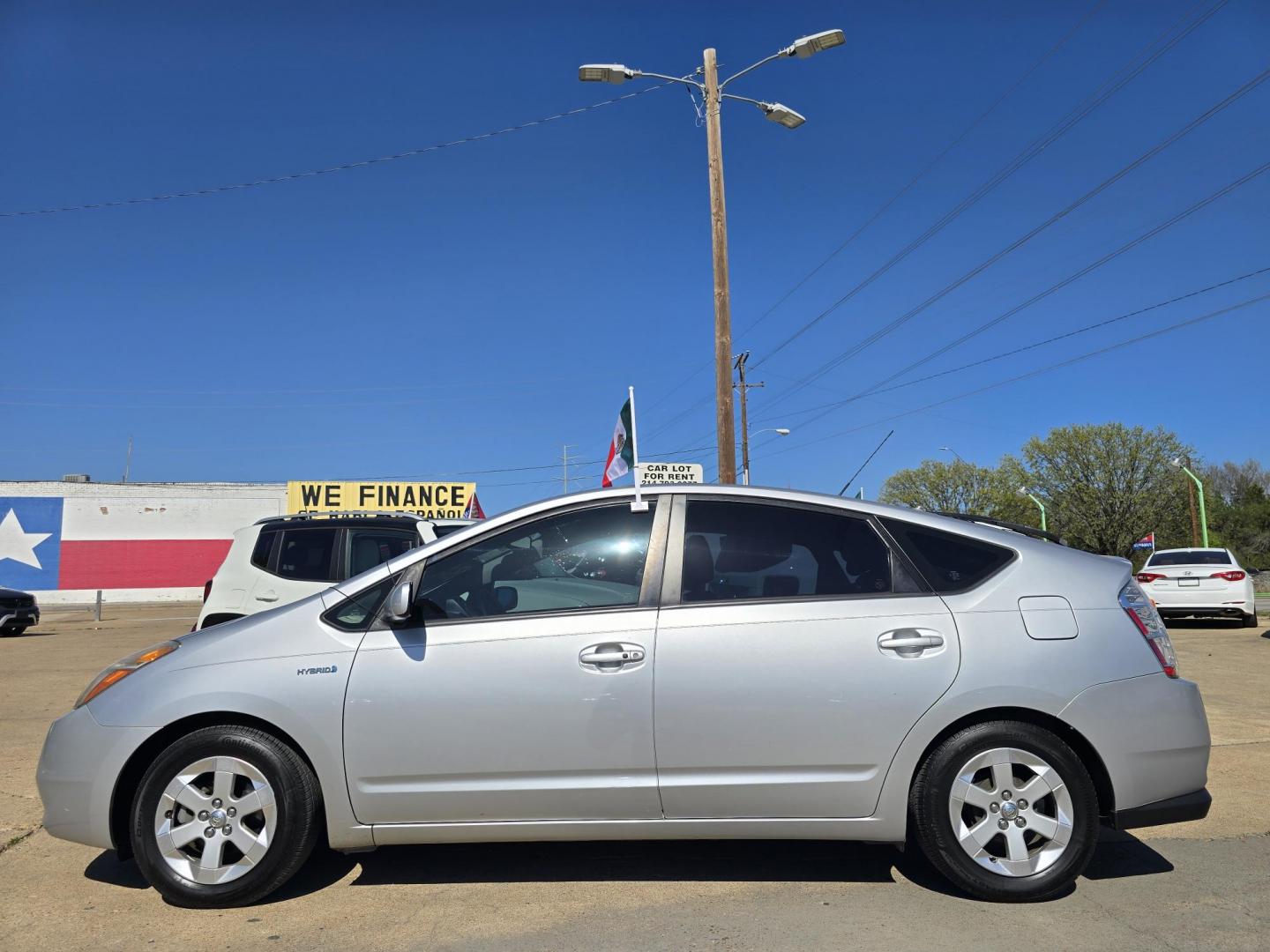 2008 SILVER Toyota Prius 4-Door Liftback (JTDKB20U587) with an 1.5L L4 DOHC 16V HYBRID engine, Automatic CVT Overdrive transmission, located at 2660 S.Garland Avenue, Garland, TX, 75041, (469) 298-3118, 32.885387, -96.656776 - Photo#5
