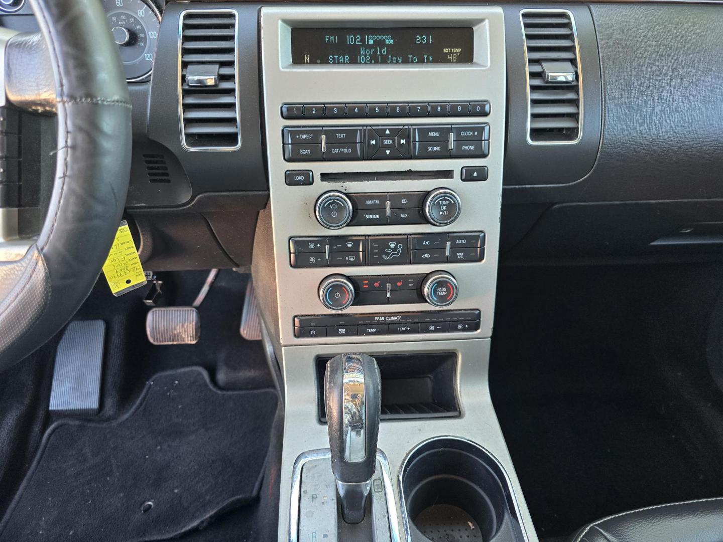 2009 RED Ford Flex SEL (2FMDK52C49B) with an 3.5L V6 DOHC 24V engine, 6-Speed Automatic transmission, located at 2660 S.Garland Avenue, Garland, TX, 75041, (469) 298-3118, 32.885387, -96.656776 - Photo#13