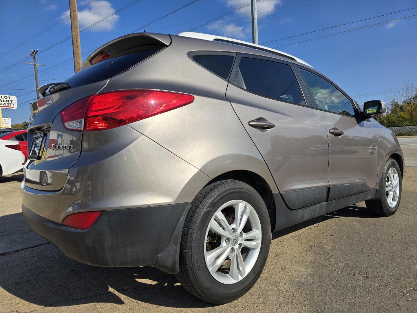 2012 Hyundai Tucson GLS (KM8JU3AC6CU) with an 2.4L L4 DOHC 16V engine, 6-Speed Automatic transmission, located at 2660 S.Garland Avenue, Garland, TX, 75041, (469) 298-3118, 32.885387, -96.656776 - Photo#3
