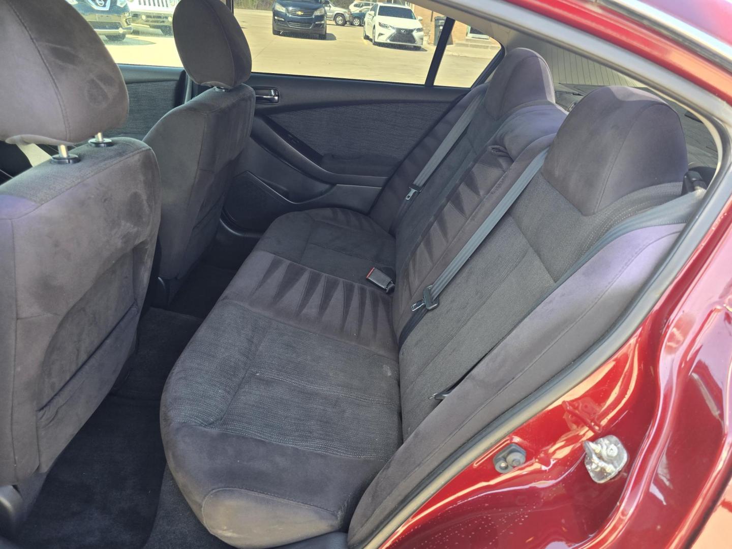 2012 RED Nissan Altima 2.5 S (1N4AL2AP3CN) with an 2.5L L4 DOHC 16V engine, AUTO transmission, located at 2660 S.Garland Avenue	, Garland, TX, 75041, (469) 298-3118, 32.885387, -96.656776 - Photo#14