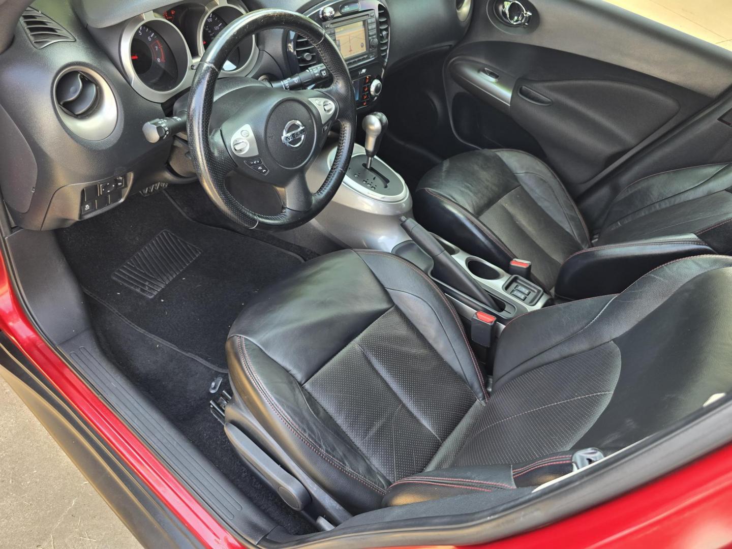 2012 RED /BLACK Nissan Juke SL (JN8AF5MR0CT) with an 1.6L L4 DOHC 16V engine, Continuously Variable Transmission transmission, located at 2660 S.Garland Avenue, Garland, TX, 75041, (469) 298-3118, 32.885387, -96.656776 - Photo#10
