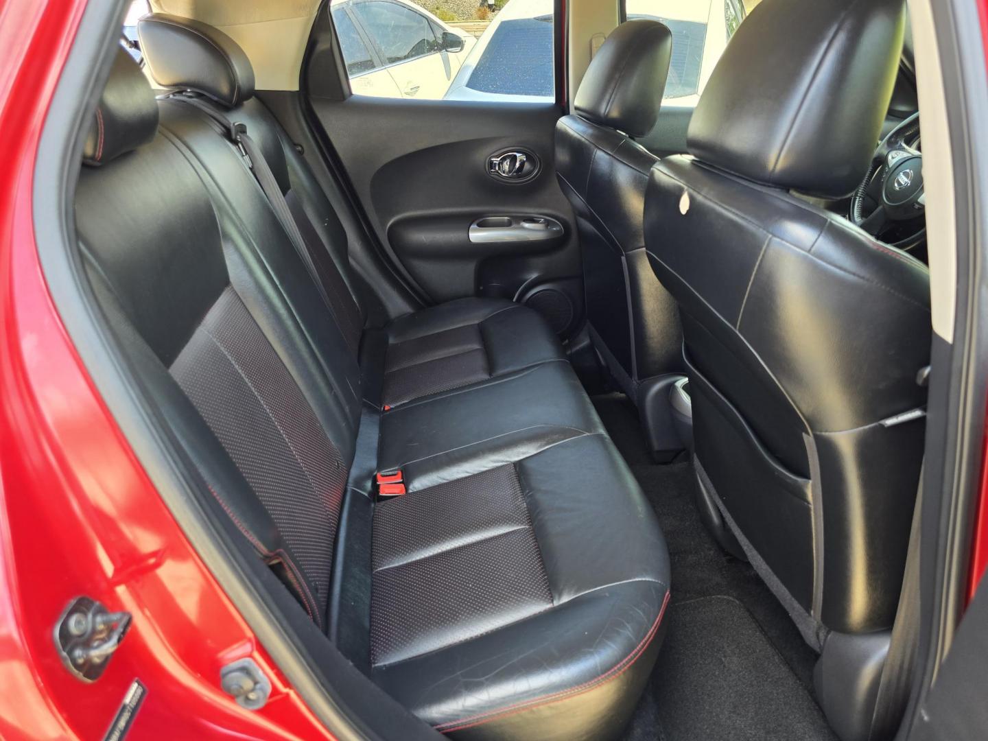 2012 RED /BLACK Nissan Juke SL (JN8AF5MR0CT) with an 1.6L L4 DOHC 16V engine, Continuously Variable Transmission transmission, located at 2660 S.Garland Avenue, Garland, TX, 75041, (469) 298-3118, 32.885387, -96.656776 - Photo#21