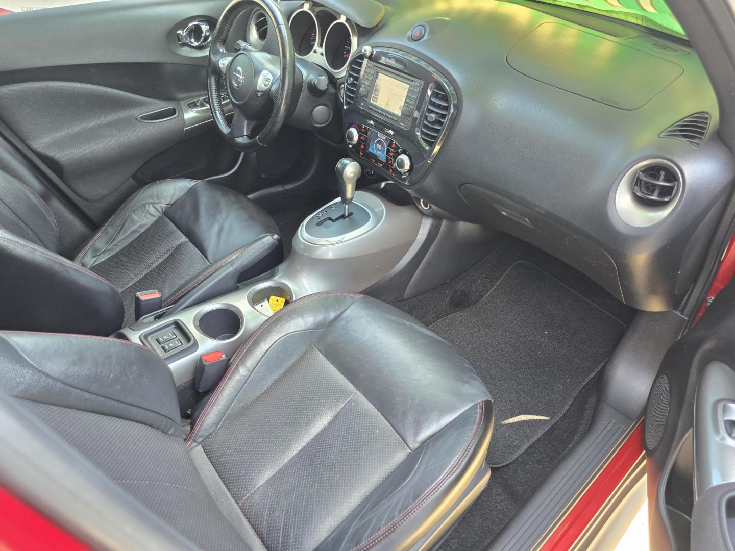 2012 RED /BLACK Nissan Juke SL (JN8AF5MR0CT) with an 1.6L L4 DOHC 16V engine, Continuously Variable Transmission transmission, located at 2660 S.Garland Avenue, Garland, TX, 75041, (469) 298-3118, 32.885387, -96.656776 - Photo#23