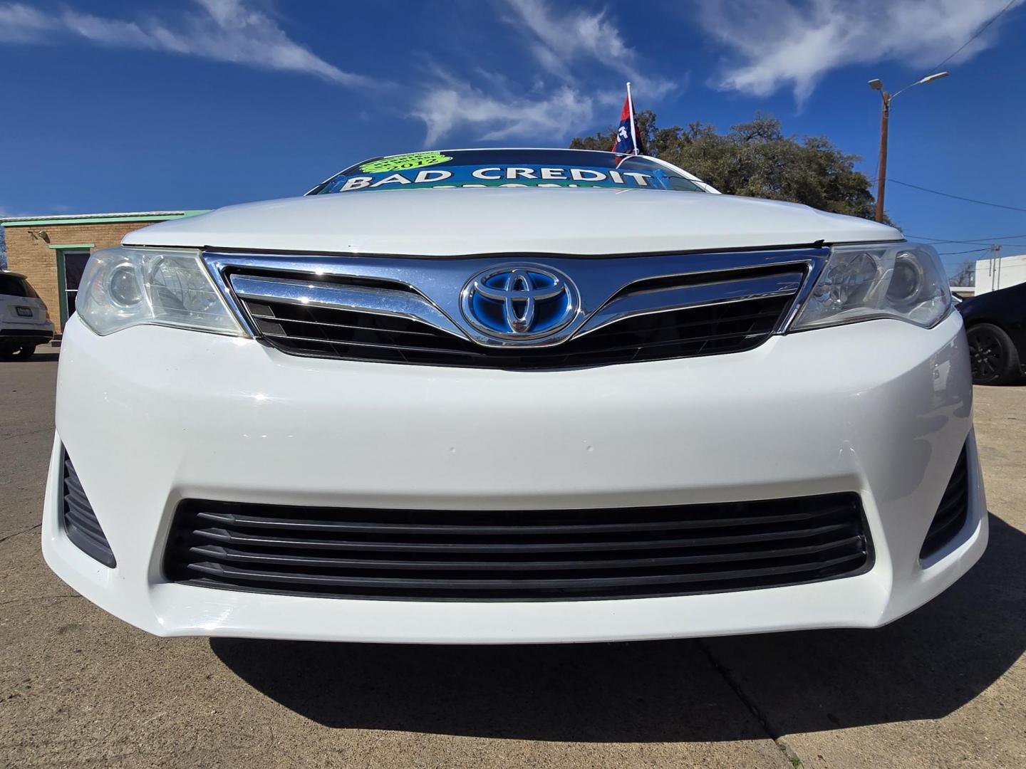 2012 WHITE Toyota Camry Hybrid LE (4T1BD1FK4CU) with an 2.5L L4 DOHC 16V HYBRID engine, Continuously Variable Transmission transmission, located at 2660 S.Garland Avenue, Garland, TX, 75041, (469) 298-3118, 32.885387, -96.656776 - Photo#12