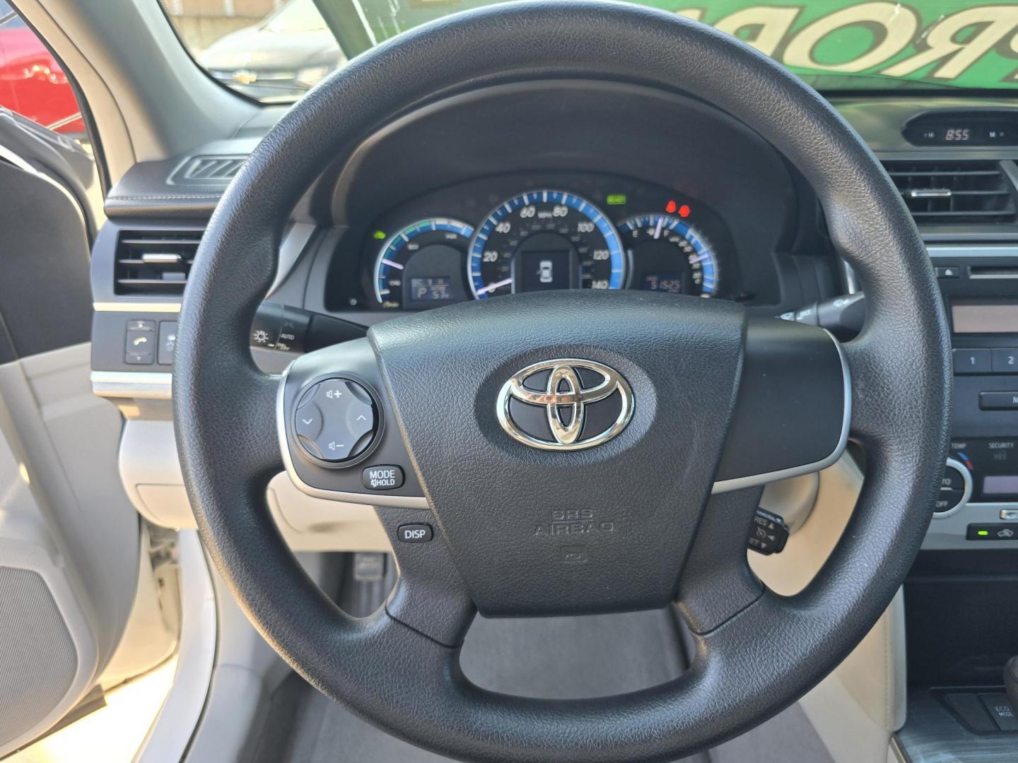 2012 WHITE Toyota Camry Hybrid LE (4T1BD1FK4CU) with an 2.5L L4 DOHC 16V HYBRID engine, Continuously Variable Transmission transmission, located at 2660 S.Garland Avenue, Garland, TX, 75041, (469) 298-3118, 32.885387, -96.656776 - Photo#15