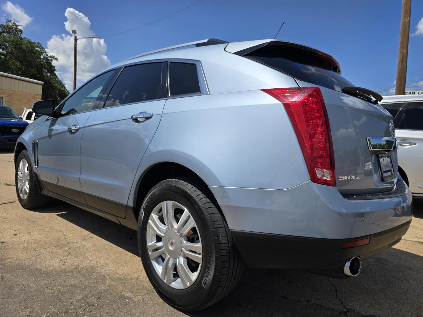 2013 BLUE Cadillac SRX (3GYFNGE38DS) with an 3.6L V6 DOHC 24V FFV engine, 6-Speed Automatic transmission, located at 2660 S.Garland Avenue, Garland, TX, 75041, (469) 298-3118, 32.885387, -96.656776 - Photo#5