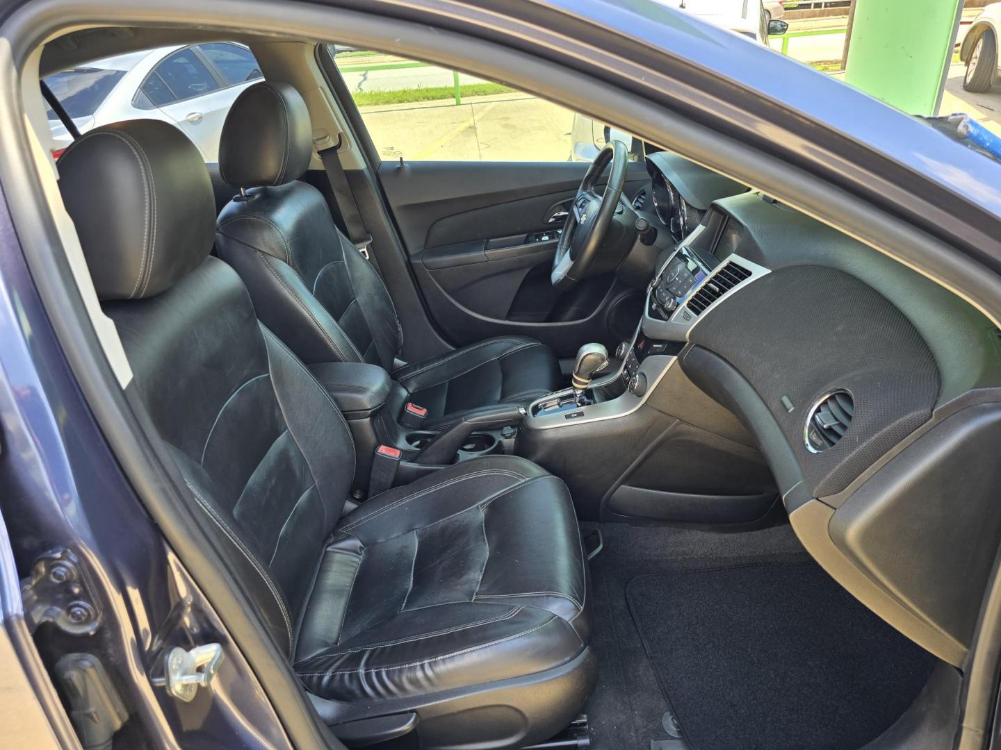 2013 BLUE Chevrolet Cruze 2LT (1G1PE5SB5D7) with an 1.4L L4 DOHC 16V TURBO engine, 6-Speed Automatic transmission, located at 2660 S.Garland Avenue, Garland, TX, 75041, (469) 298-3118, 32.885387, -96.656776 - Photo#18