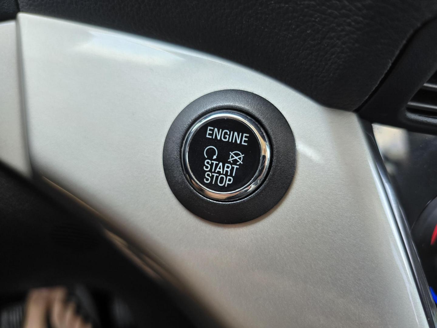 2013 RED Ford C-Max SEL (1FADP5BU1DL) with an 2.0L L4 DOHC 16V HYBRID engine, Continuously Variable Transmission transmission, located at 2660 S.Garland Avenue, Garland, TX, 75041, (469) 298-3118, 32.885387, -96.656776 - Photo#12