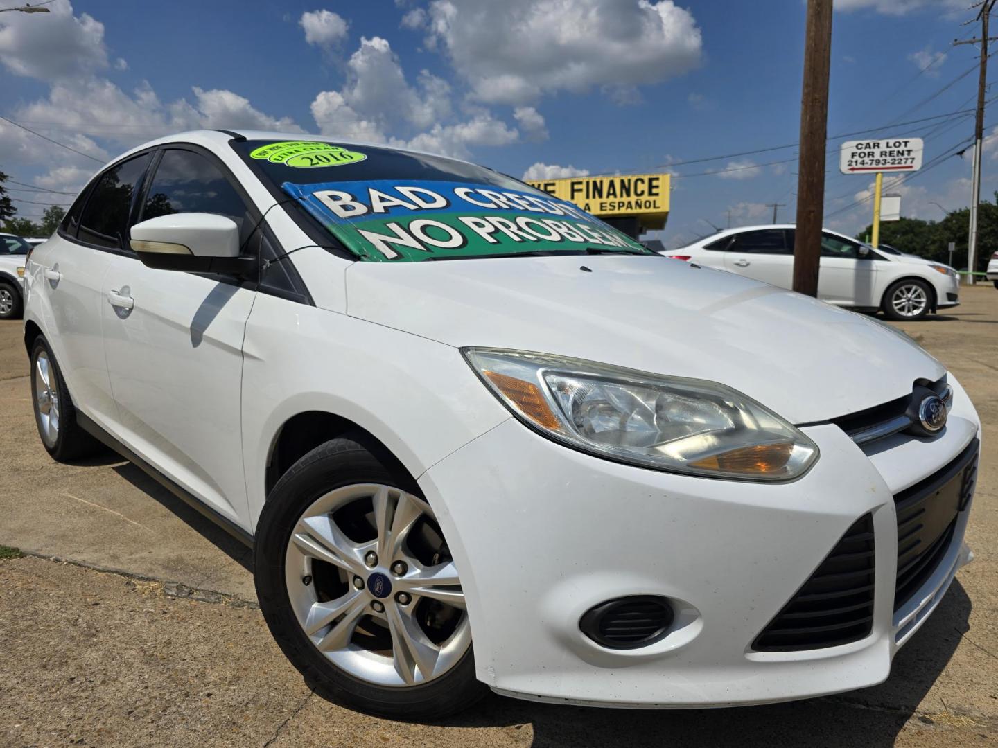 2013 WHITE Ford Focus SE (1FADP3F29DL) , AUTO transmission, located at 2660 S.Garland Avenue, Garland, TX, 75041, (469) 298-3118, 32.885387, -96.656776 - Photo#0