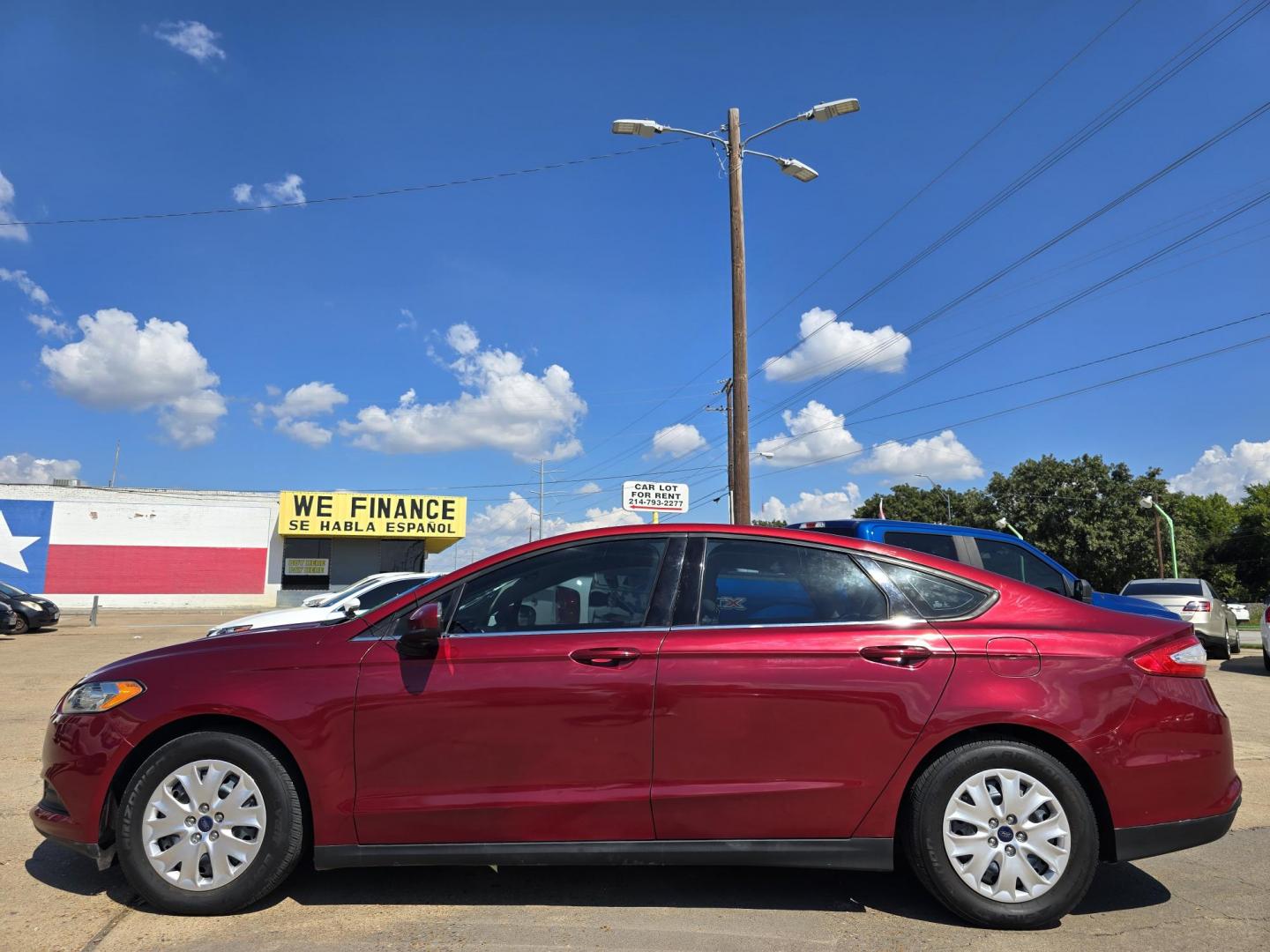 2013 RED Ford Fusion S (3FA6P0G78DR) with an 2.5L L4 DOHC 16V engine, AUTO transmission, located at 2660 S.Garland Avenue, Garland, TX, 75041, (469) 298-3118, 32.885387, -96.656776 - Photo#6