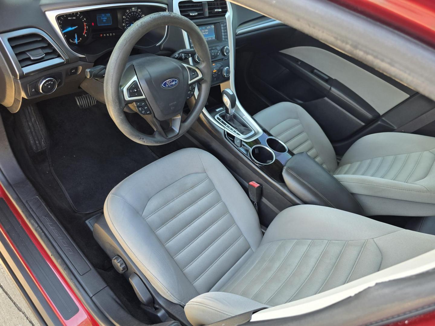 2013 RED Ford Fusion S (3FA6P0G78DR) with an 2.5L L4 DOHC 16V engine, AUTO transmission, located at 2660 S.Garland Avenue, Garland, TX, 75041, (469) 298-3118, 32.885387, -96.656776 - Photo#10