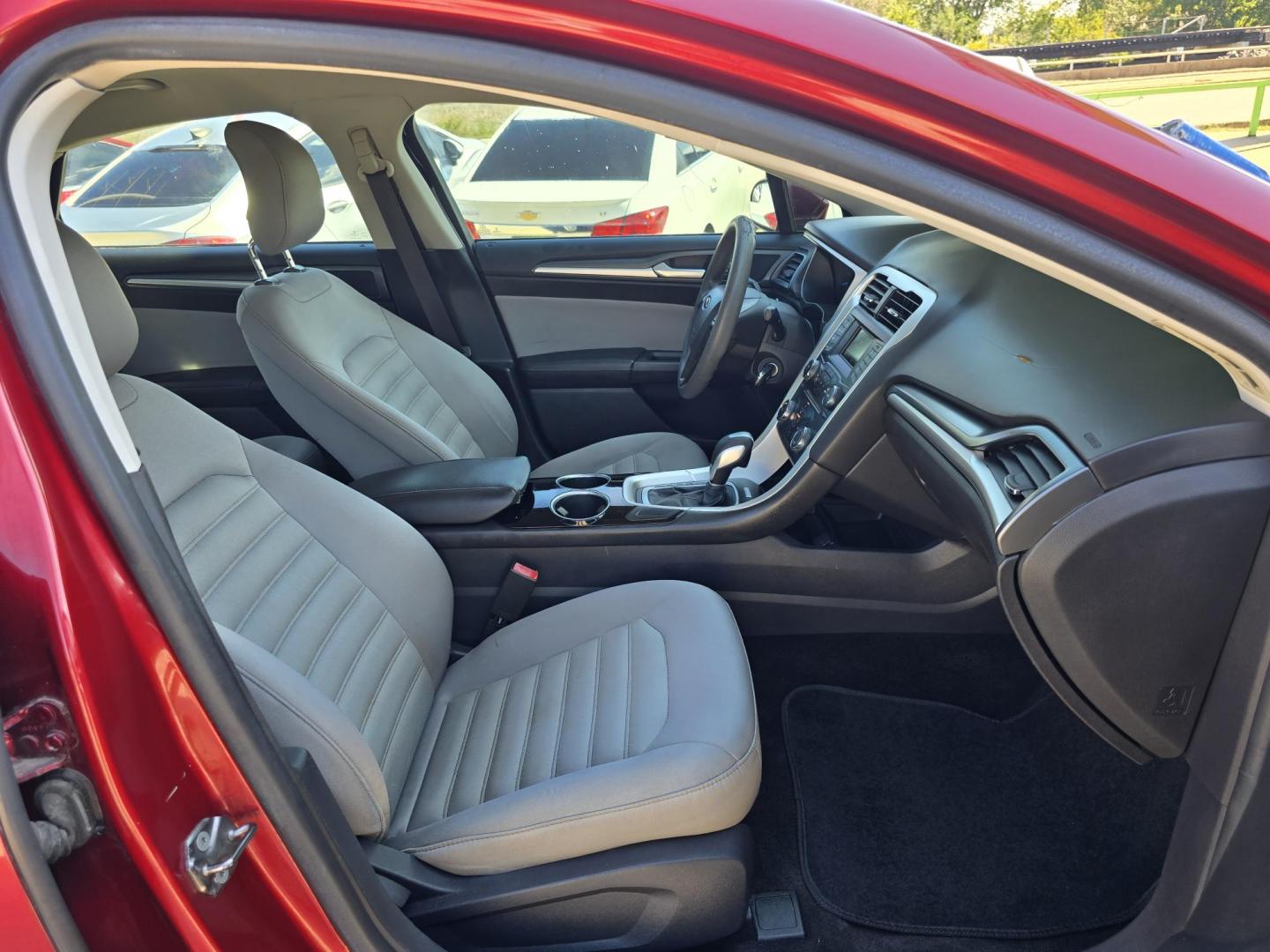 2013 RED Ford Fusion S (3FA6P0G78DR) with an 2.5L L4 DOHC 16V engine, AUTO transmission, located at 2660 S.Garland Avenue, Garland, TX, 75041, (469) 298-3118, 32.885387, -96.656776 - Photo#16