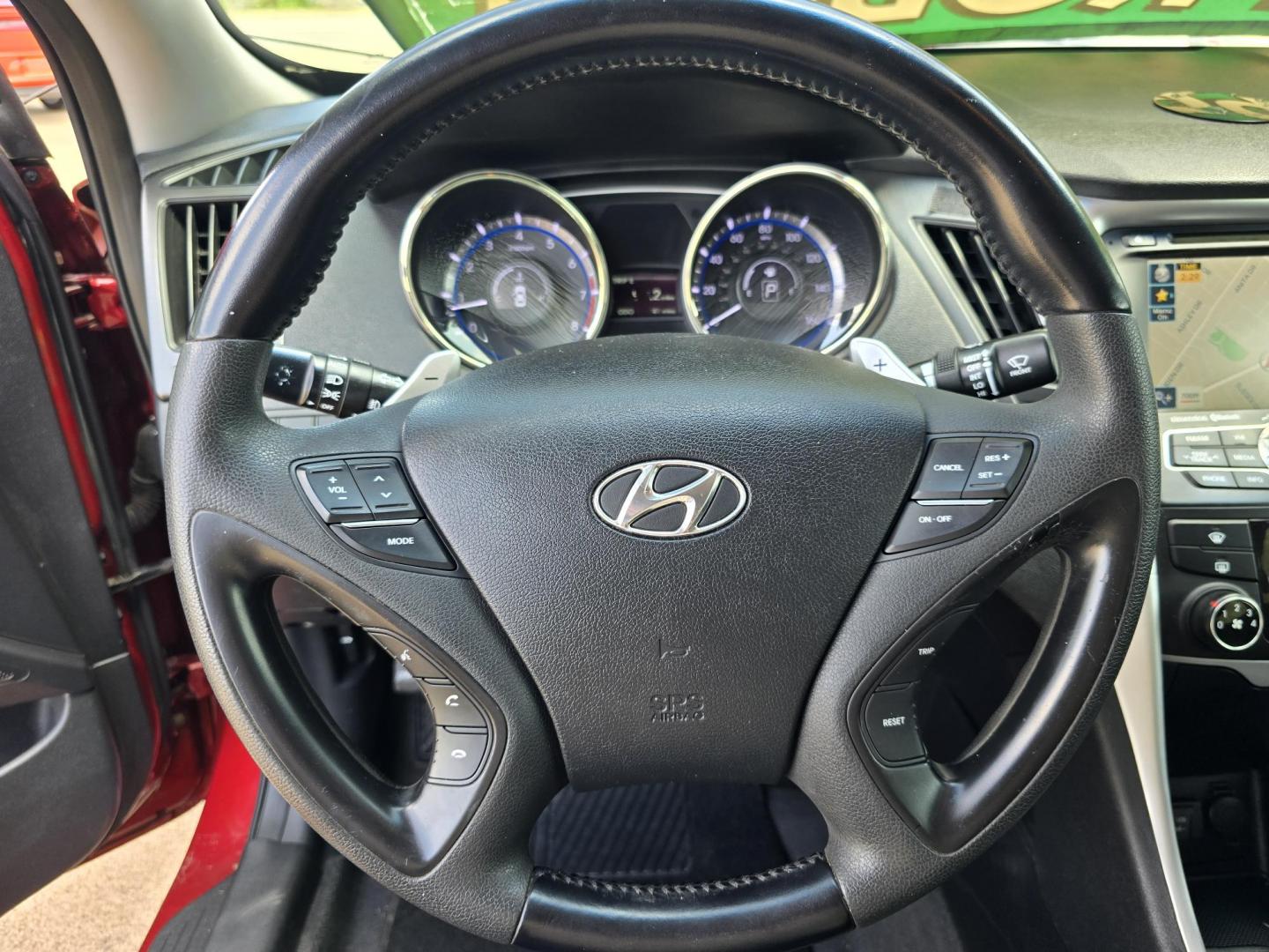 2013 RED Hyundai Sonata Limited (5NPEC4AC6DH) with an 2.4L L4 DOHC 16V engine, 6-Speed Automatic transmission, located at 2660 S.Garland Avenue, Garland, TX, 75041, (469) 298-3118, 32.885387, -96.656776 - Photo#12