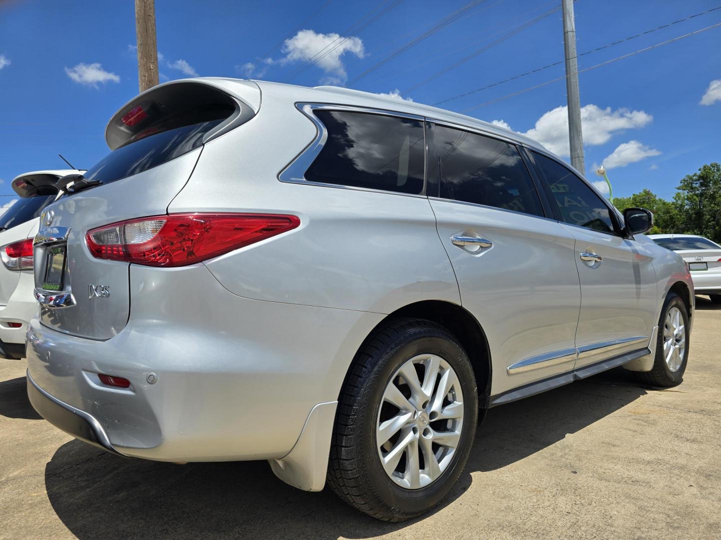 2013 SILVER Infiniti JX (5N1AL0MM7DC) with an 3.5L V6 DOHC 24V engine, Continuously Variable Transmission transmission, located at 2660 S.Garland Avenue, Garland, TX, 75041, (469) 298-3118, 32.885387, -96.656776 - Photo#3