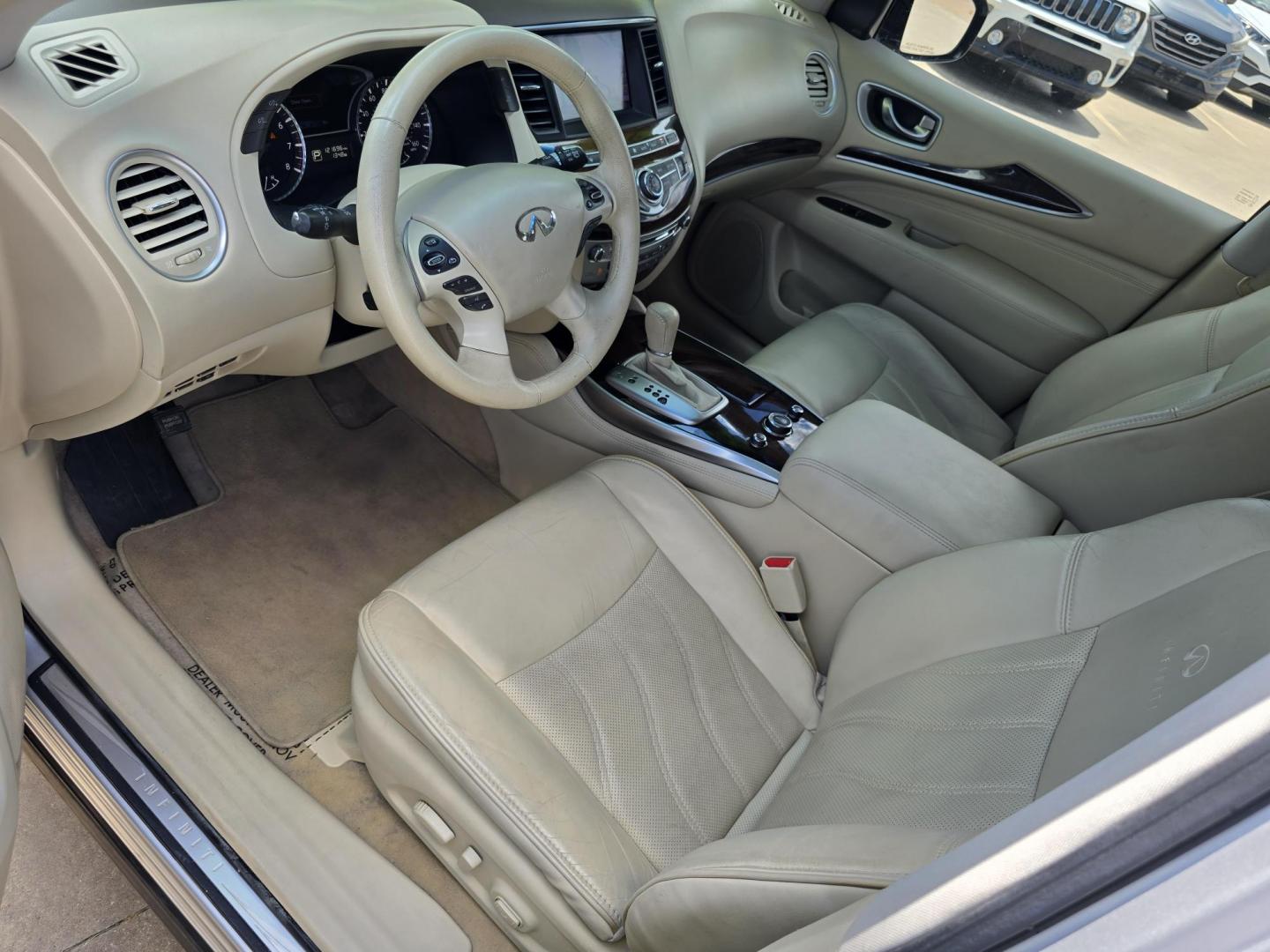 2013 SILVER Infiniti JX (5N1AL0MM7DC) with an 3.5L V6 DOHC 24V engine, Continuously Variable Transmission transmission, located at 2660 S.Garland Avenue, Garland, TX, 75041, (469) 298-3118, 32.885387, -96.656776 - Photo#11