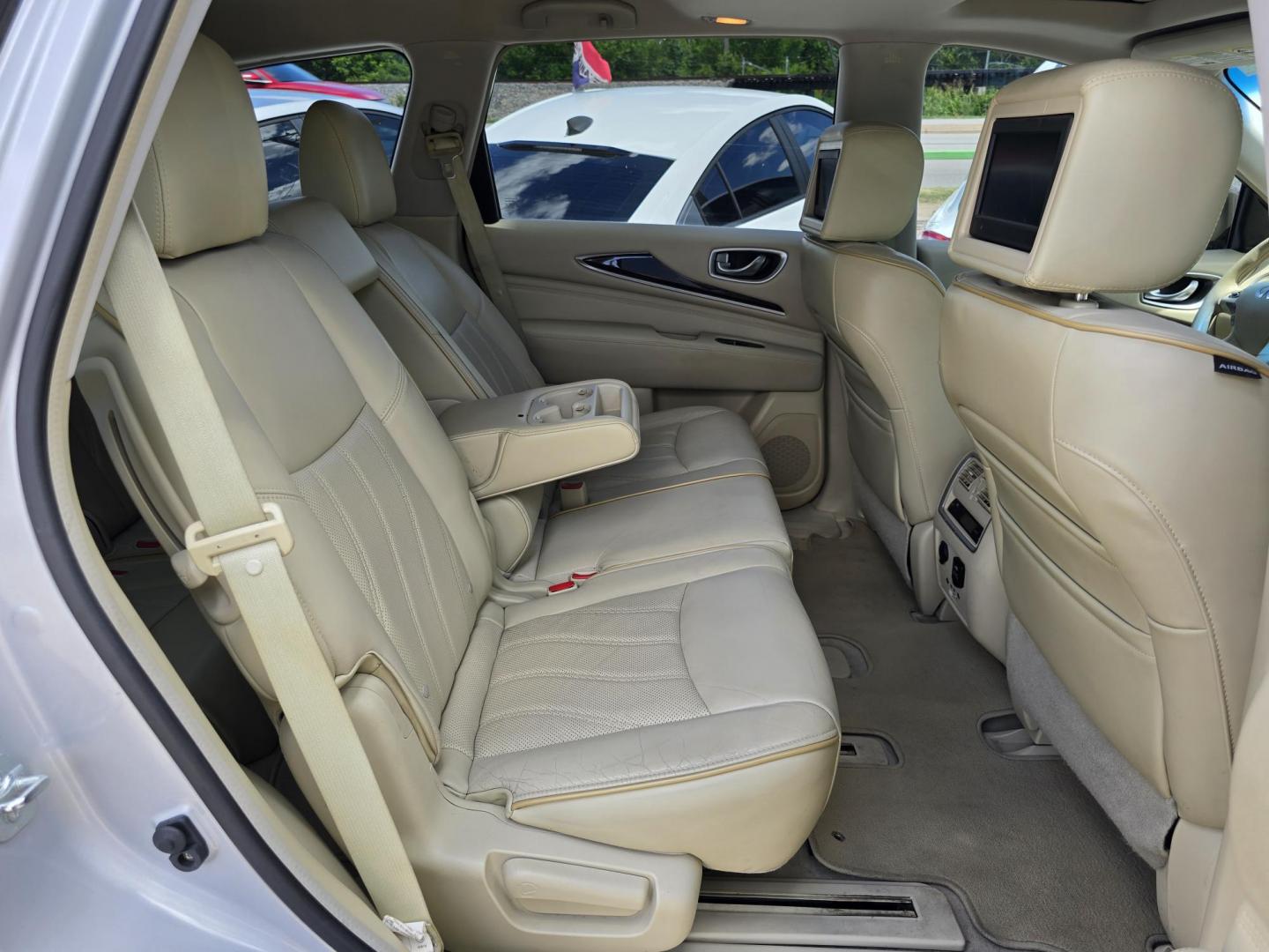 2013 SILVER Infiniti JX (5N1AL0MM7DC) with an 3.5L V6 DOHC 24V engine, Continuously Variable Transmission transmission, located at 2660 S.Garland Avenue, Garland, TX, 75041, (469) 298-3118, 32.885387, -96.656776 - Photo#22