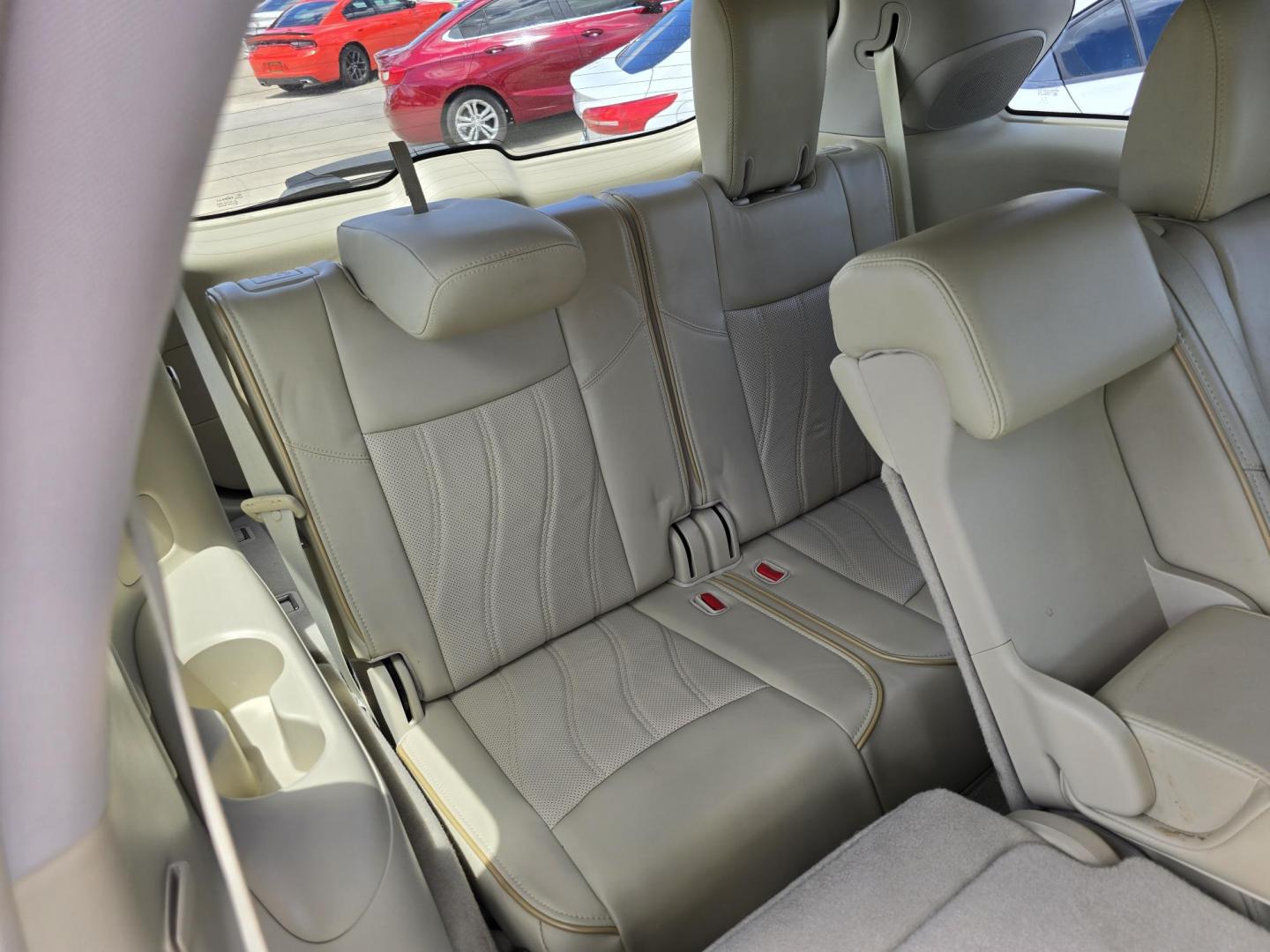 2013 SILVER Infiniti JX (5N1AL0MM7DC) with an 3.5L V6 DOHC 24V engine, Continuously Variable Transmission transmission, located at 2660 S.Garland Avenue, Garland, TX, 75041, (469) 298-3118, 32.885387, -96.656776 - Photo#21