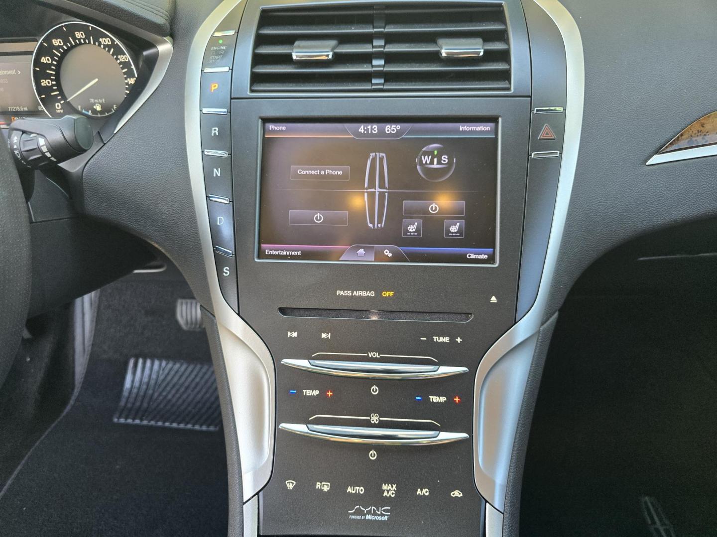 2013 GRAY Lincoln MKZ FWD (3LN6L2G99DR) with an 2.0L L4 DOHC 16V engine, 6-Speed Automatic transmission, located at 2660 S.Garland Avenue, Garland, TX, 75041, (469) 298-3118, 32.885387, -96.656776 - Photo#14