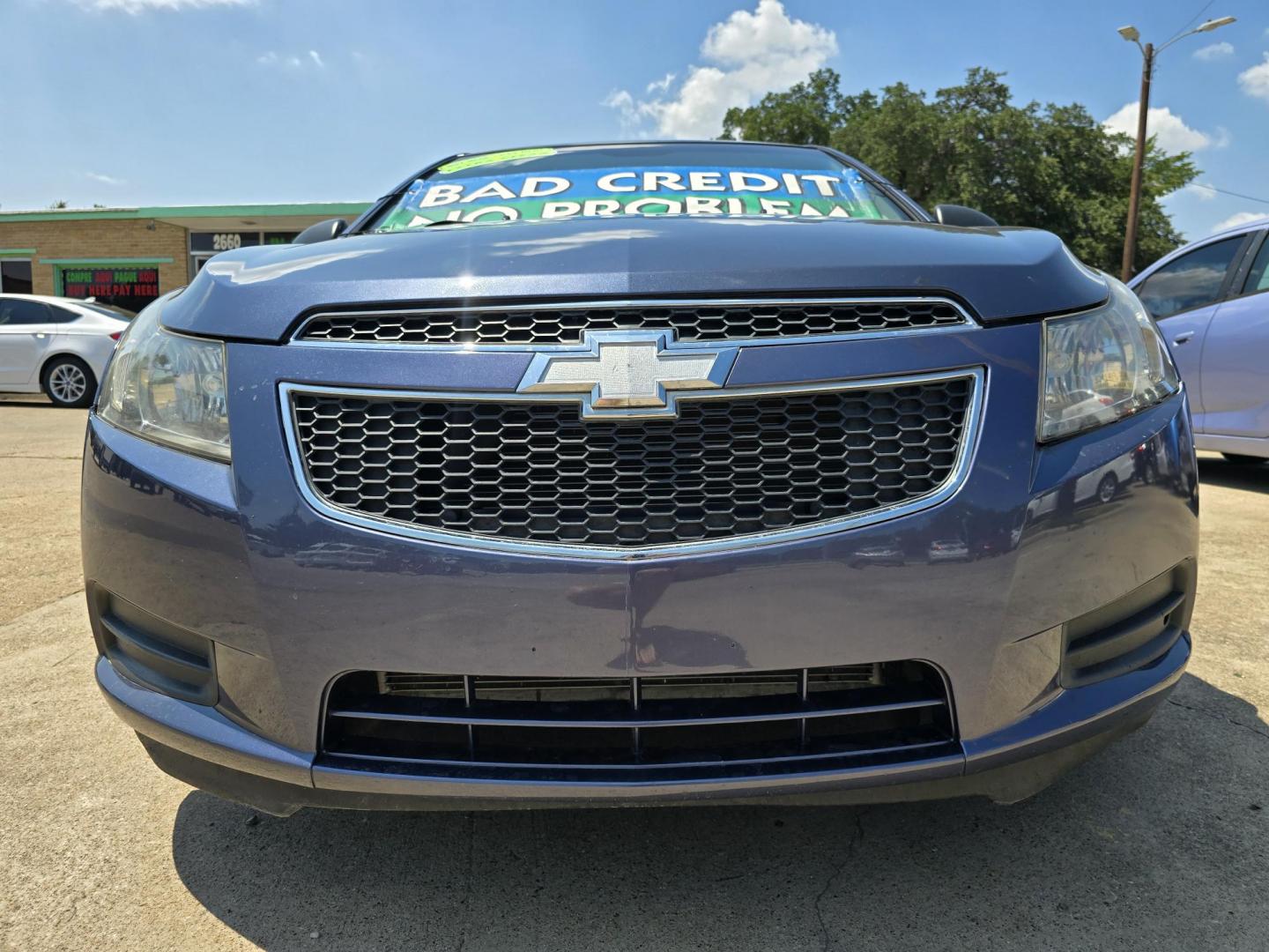 2014 BLUE /GRAY CHEVROLET CRUZE LS LS (1G1PA5SH7E7) , AUTO transmission, located at 2660 S.Garland Avenue, Garland, TX, 75041, (469) 298-3118, 32.885387, -96.656776 - Welcome to DallasAutos4Less, one of the Premier BUY HERE PAY HERE Dealers in the North Dallas Area. We specialize in financing to people with NO CREDIT or BAD CREDIT. We need proof of income, proof of residence, and a ID. Come buy your new car from us today!! This is a very clean 2014 CHEVY CRUZE - Photo#9