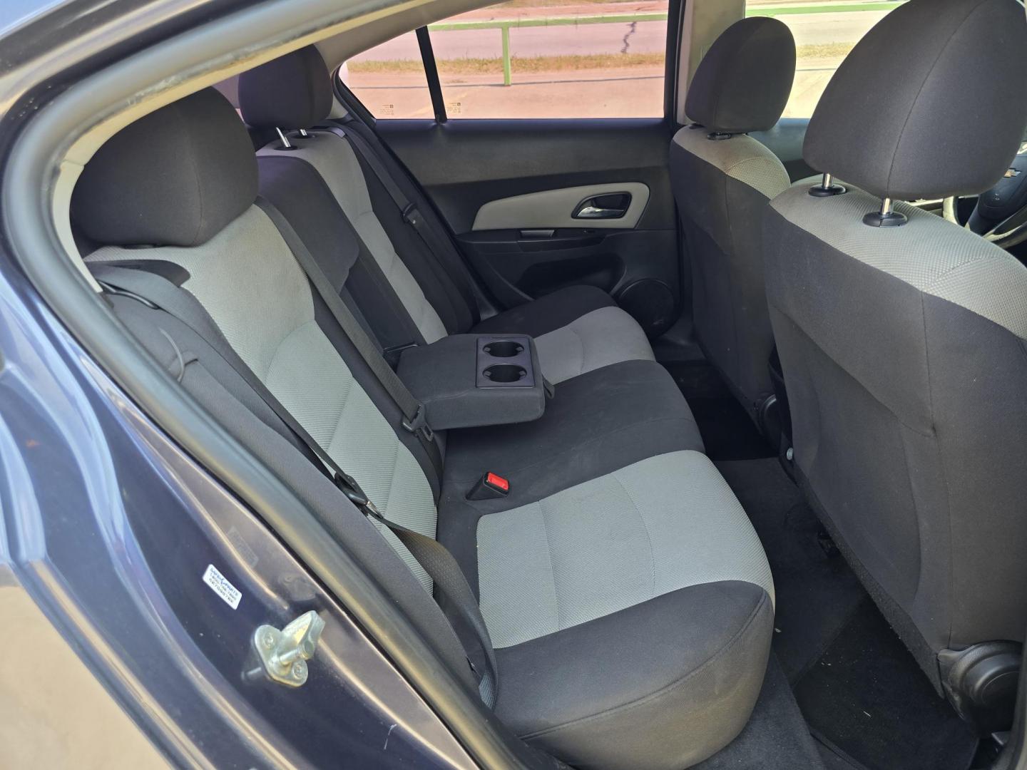 2014 BLUE /GRAY CHEVROLET CRUZE LS LS (1G1PA5SH7E7) , AUTO transmission, located at 2660 S.Garland Avenue, Garland, TX, 75041, (469) 298-3118, 32.885387, -96.656776 - Welcome to DallasAutos4Less, one of the Premier BUY HERE PAY HERE Dealers in the North Dallas Area. We specialize in financing to people with NO CREDIT or BAD CREDIT. We need proof of income, proof of residence, and a ID. Come buy your new car from us today!! This is a very clean 2014 CHEVY CRUZE - Photo#15