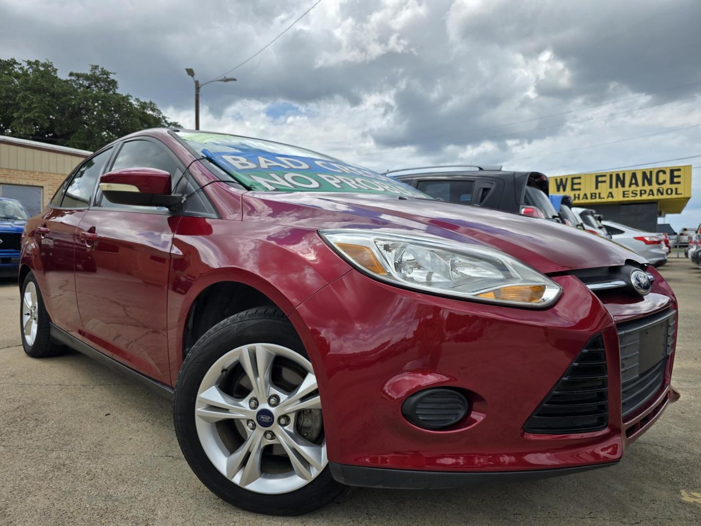2014 RED /BEIGE FORD FOCUS SE SE (1FADP3F24EL) , AUTO transmission, located at 2660 S.Garland Avenue, Garland, TX, 75041, (469) 298-3118, 32.885387, -96.656776 - Welcome to DallasAutos4Less, one of the Premier BUY HERE PAY HERE Dealers in the North Dallas Area. We specialize in financing to people with NO CREDIT or BAD CREDIT. We need proof of income, proof of residence, and a ID. Come buy your new car from us today!! This is a Very clean 2014 FORD FOCUS - Photo#0
