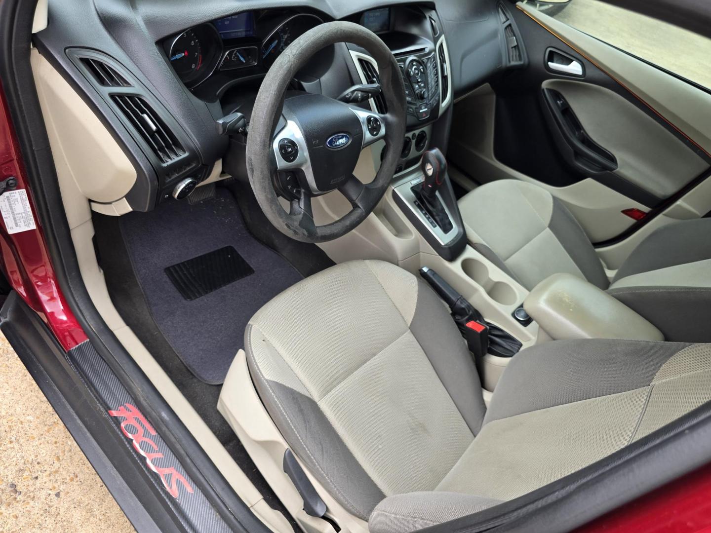 2014 RED /BEIGE FORD FOCUS SE SE (1FADP3F24EL) , AUTO transmission, located at 2660 S.Garland Avenue, Garland, TX, 75041, (469) 298-3118, 32.885387, -96.656776 - Welcome to DallasAutos4Less, one of the Premier BUY HERE PAY HERE Dealers in the North Dallas Area. We specialize in financing to people with NO CREDIT or BAD CREDIT. We need proof of income, proof of residence, and a ID. Come buy your new car from us today!! This is a Very clean 2014 FORD FOCUS - Photo#10