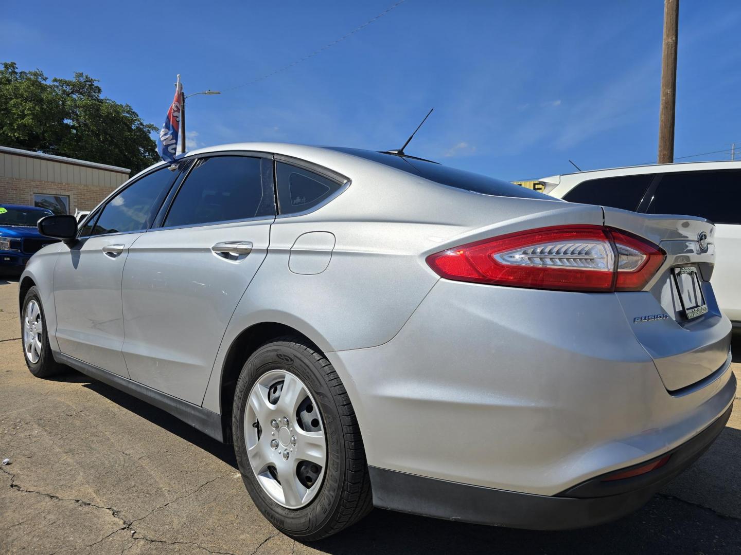 2014 BLUE Ford Fusion S (3FA6P0G72ER) with an 2.5L L4 DOHC 16V engine, AUTO transmission, located at 2660 S.Garland Avenue, Garland, TX, 75041, (469) 298-3118, 32.885387, -96.656776 - Photo#5