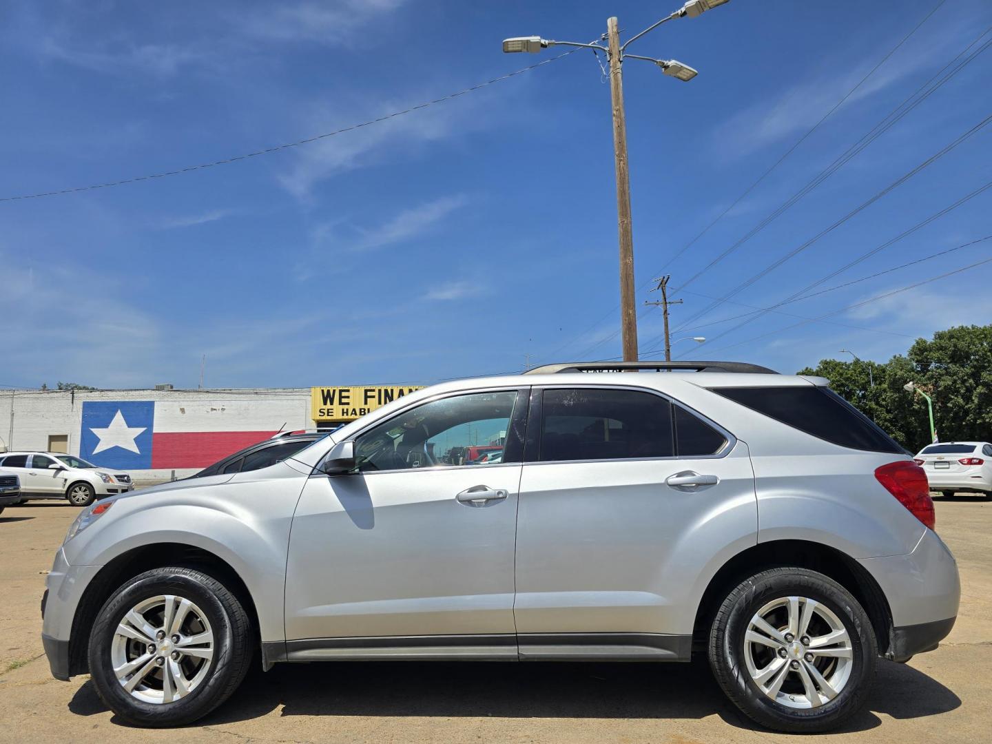 2015 SILVER Chevrolet Equinox LT (2GNALBEKXF1) with an 2.4L L4 DOHC 16V FFV engine, 6-Speed Automatic transmission, located at 2660 S.Garland Avenue, Garland, TX, 75041, (469) 298-3118, 32.885387, -96.656776 - Photo#6
