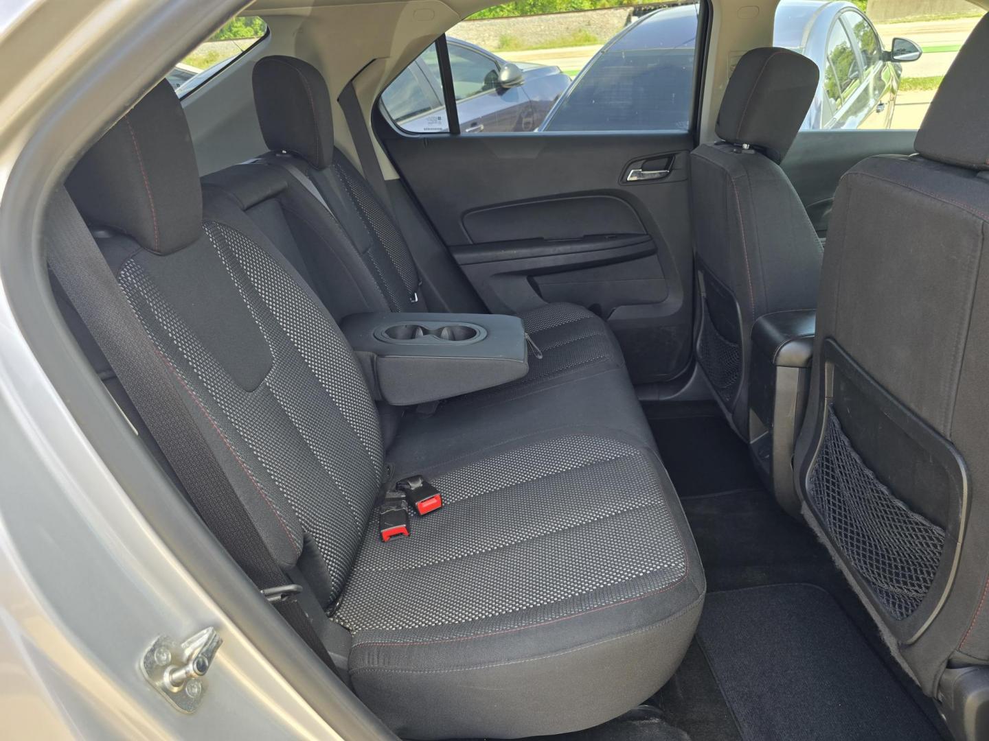 2015 SILVER Chevrolet Equinox LT (2GNALBEKXF1) with an 2.4L L4 DOHC 16V FFV engine, 6-Speed Automatic transmission, located at 2660 S.Garland Avenue, Garland, TX, 75041, (469) 298-3118, 32.885387, -96.656776 - Photo#16