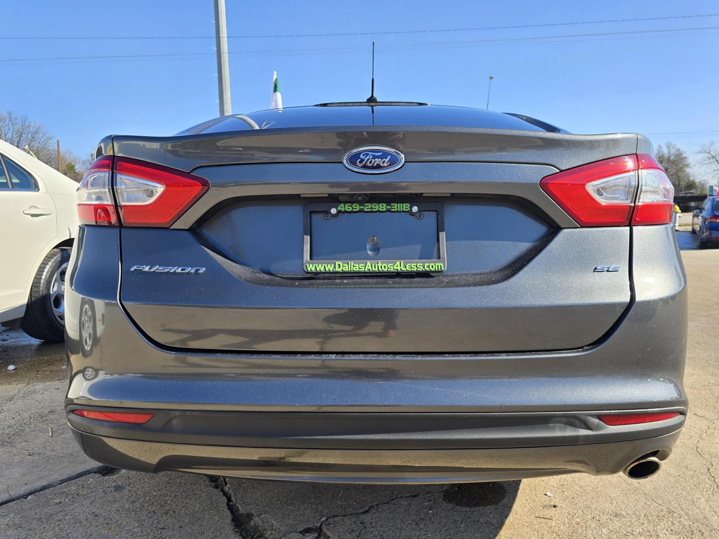2015 GRAY Ford Fusion SE (3FA6P0H71FR) with an 2.5L L4 DOHC 16V engine, AUTO transmission, located at 2660 S.Garland Avenue, Garland, TX, 75041, (469) 298-3118, 32.885387, -96.656776 - Photo#4