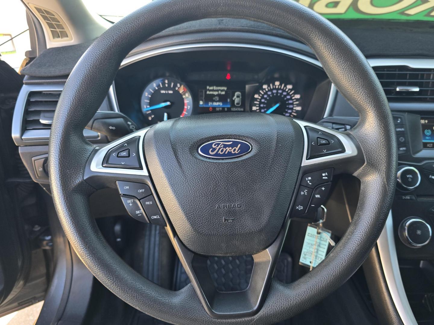 2015 GRAY Ford Fusion SE (3FA6P0H71FR) with an 2.5L L4 DOHC 16V engine, AUTO transmission, located at 2660 S.Garland Avenue, Garland, TX, 75041, (469) 298-3118, 32.885387, -96.656776 - Photo#12