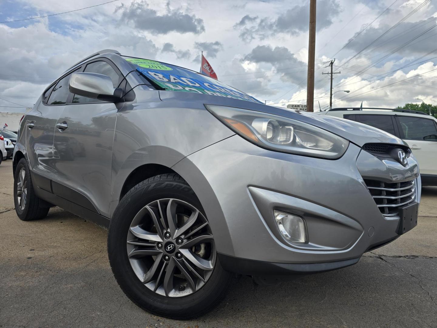 2015 GRAY Hyundai Tucson GLS (KM8JU3AG9FU) with an 2.4L L4 DOHC 16V engine, 6-Speed Automatic transmission, located at 2660 S.Garland Avenue, Garland, TX, 75041, (469) 298-3118, 32.885387, -96.656776 - Photo#0
