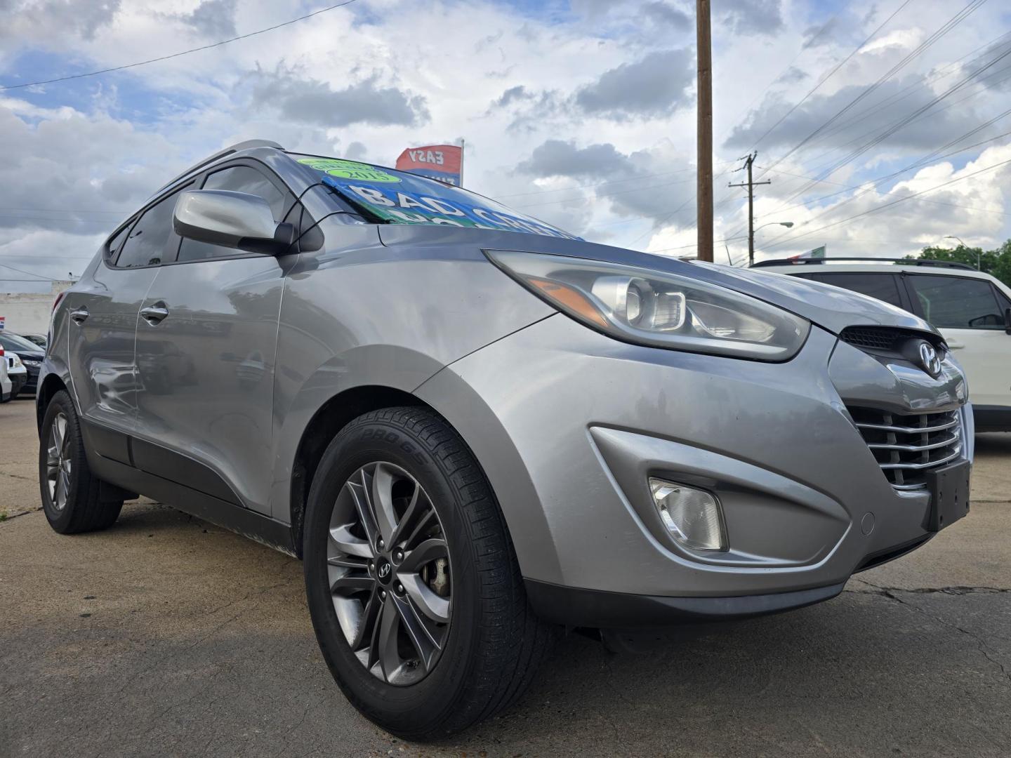 2015 GRAY Hyundai Tucson GLS (KM8JU3AG9FU) with an 2.4L L4 DOHC 16V engine, 6-Speed Automatic transmission, located at 2660 S.Garland Avenue, Garland, TX, 75041, (469) 298-3118, 32.885387, -96.656776 - Photo#1
