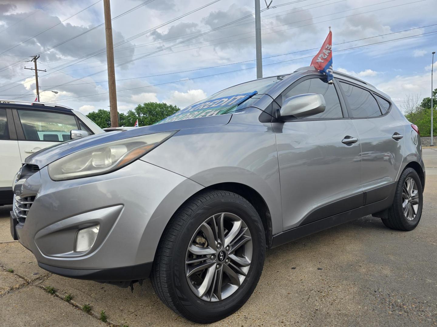 2015 GRAY Hyundai Tucson GLS (KM8JU3AG9FU) with an 2.4L L4 DOHC 16V engine, 6-Speed Automatic transmission, located at 2660 S.Garland Avenue, Garland, TX, 75041, (469) 298-3118, 32.885387, -96.656776 - Photo#7