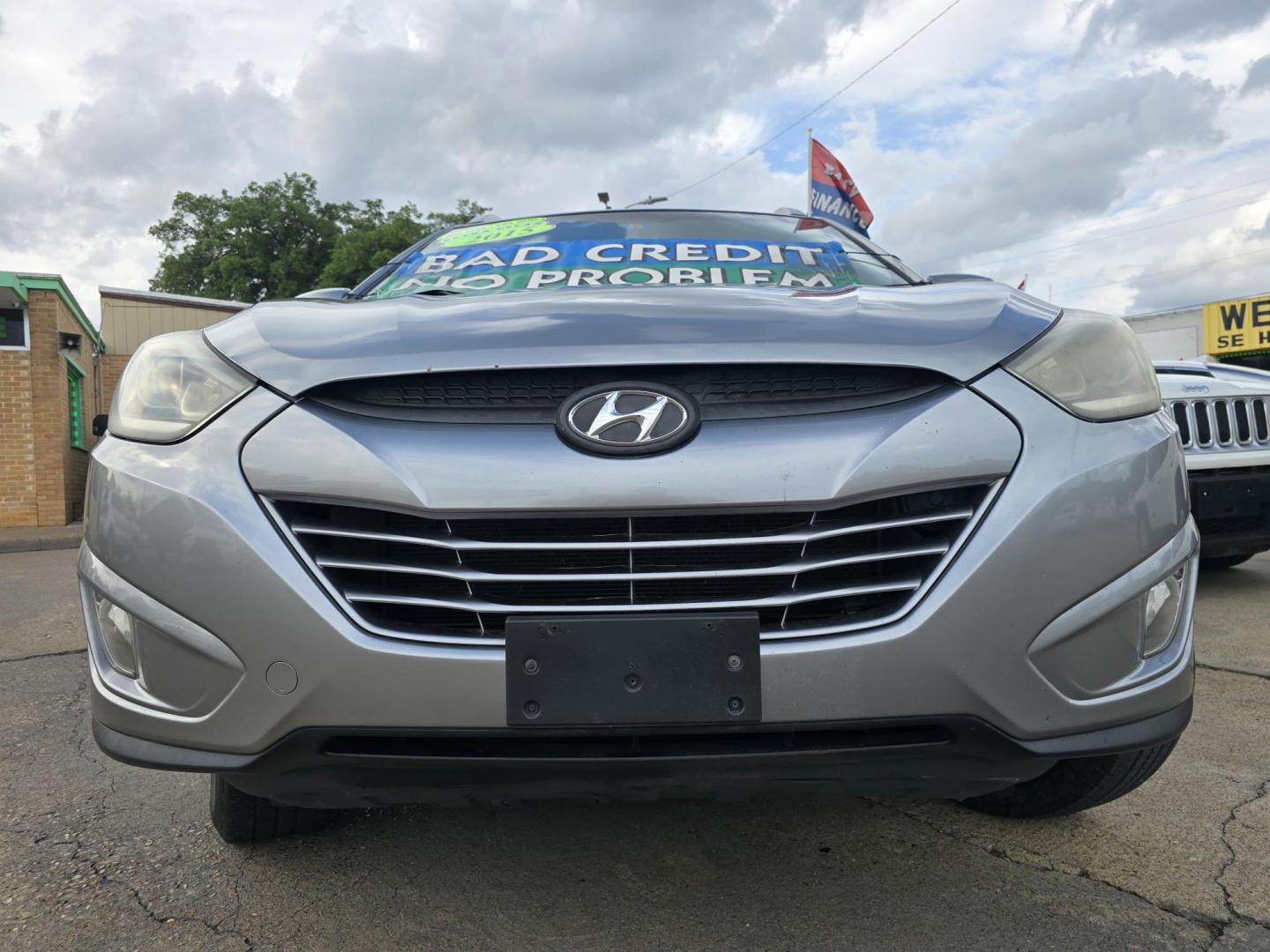 2015 GRAY Hyundai Tucson GLS (KM8JU3AG9FU) with an 2.4L L4 DOHC 16V engine, 6-Speed Automatic transmission, located at 2660 S.Garland Avenue, Garland, TX, 75041, (469) 298-3118, 32.885387, -96.656776 - Photo#9
