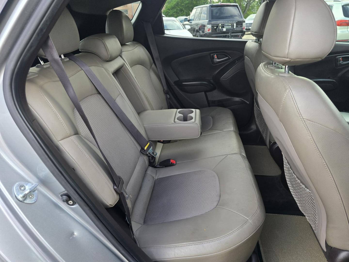 2015 GRAY Hyundai Tucson GLS (KM8JU3AG9FU) with an 2.4L L4 DOHC 16V engine, 6-Speed Automatic transmission, located at 2660 S.Garland Avenue, Garland, TX, 75041, (469) 298-3118, 32.885387, -96.656776 - Photo#18