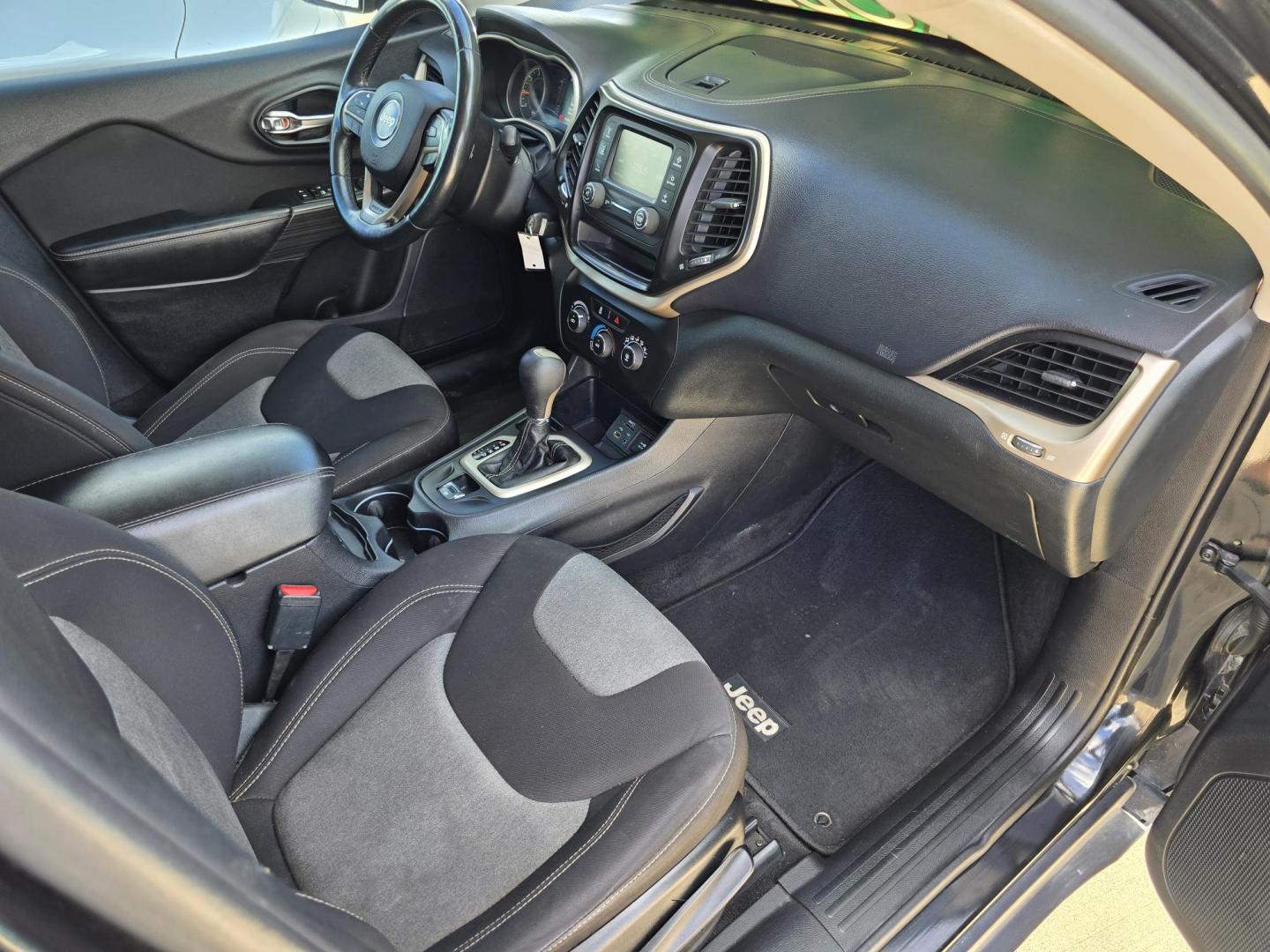 2015 BLUE Jeep Cherokee Sport (1C4PJLABXFW) with an 2.4L L4 DOHC 16V engine, 9-Speed Automatic transmission, located at 2660 S.Garland Avenue, Garland, TX, 75041, (469) 298-3118, 32.885387, -96.656776 - Photo#19