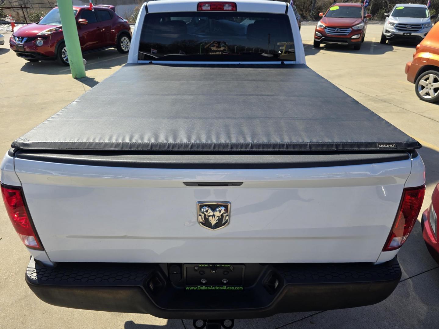 2015 WHITE RAM 1500 Tradesman Quad Cab (1C6RR6FT4FS) with an 5.7L V8 OHV 16V engine, 6-Speed Automatic transmission, located at 2660 S.Garland Avenue, Garland, TX, 75041, (469) 298-3118, 32.885387, -96.656776 - Photo#5