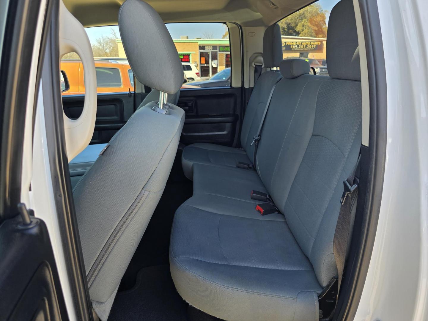 2015 WHITE RAM 1500 Tradesman Quad Cab (1C6RR6FT4FS) with an 5.7L V8 OHV 16V engine, 6-Speed Automatic transmission, located at 2660 S.Garland Avenue, Garland, TX, 75041, (469) 298-3118, 32.885387, -96.656776 - Photo#16