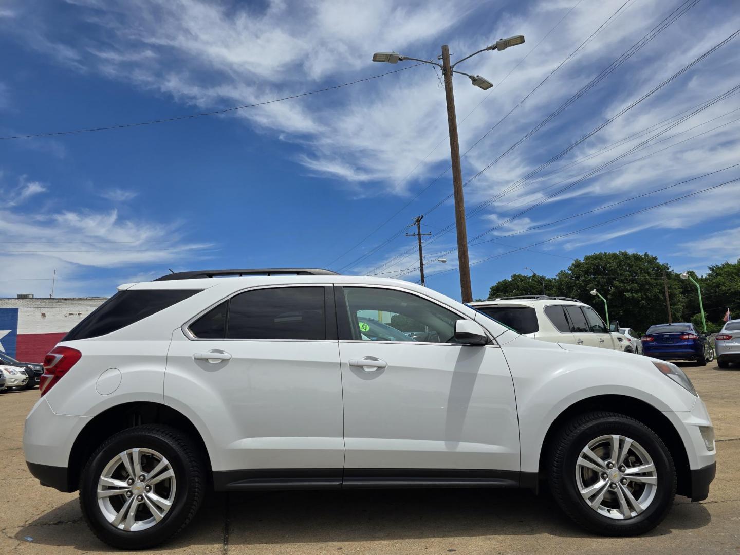 2016 WHITE Chevrolet Equinox LT (2GNALCEK6G6) with an 2.4L L4 DOHC 16V FFV engine, 6A transmission, located at 2660 S.Garland Avenue, Garland, TX, 75041, (469) 298-3118, 32.885387, -96.656776 - Photo#2