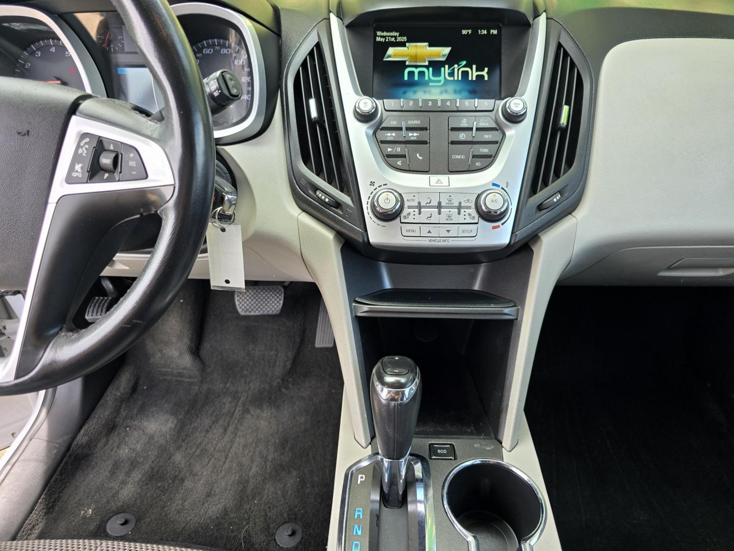 2016 WHITE Chevrolet Equinox LT (2GNALCEK6G6) with an 2.4L L4 DOHC 16V FFV engine, 6A transmission, located at 2660 S.Garland Avenue, Garland, TX, 75041, (469) 298-3118, 32.885387, -96.656776 - Photo#13