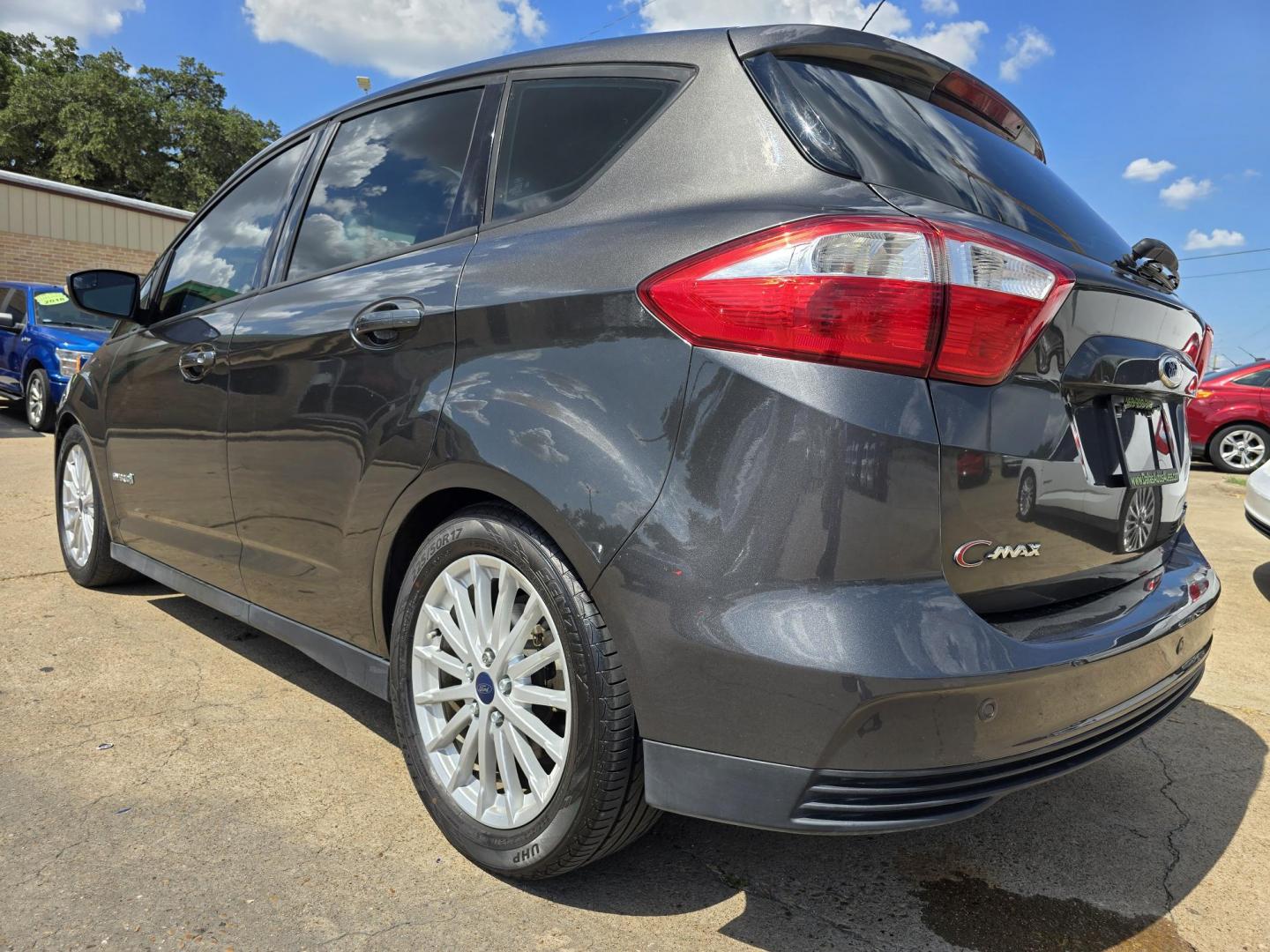 2016 GRAY /BLACK Ford C-Max Hybrid SE (1FADP5AU1GL) with an 2.0L L4 DOHC 16V HYBRID engine, CVT transmission, located at 2660 S.Garland Avenue, Garland, TX, 75041, (469) 298-3118, 32.885387, -96.656776 - Photo#5