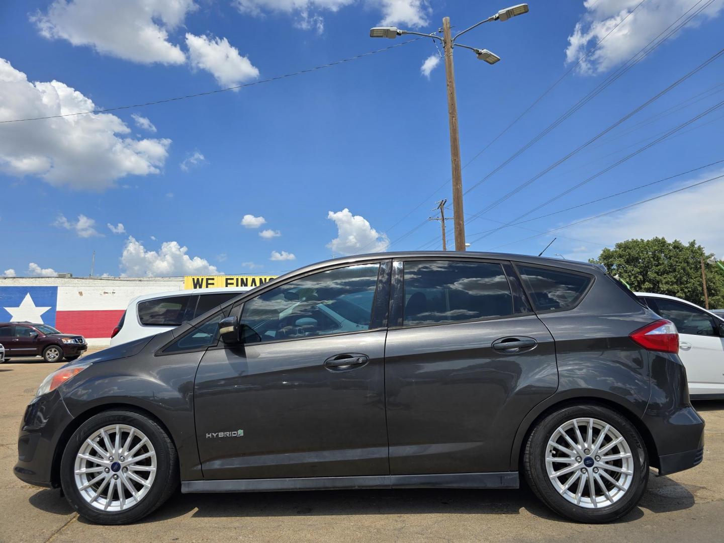2016 GRAY /BLACK Ford C-Max Hybrid SE (1FADP5AU1GL) with an 2.0L L4 DOHC 16V HYBRID engine, CVT transmission, located at 2660 S.Garland Avenue, Garland, TX, 75041, (469) 298-3118, 32.885387, -96.656776 - Photo#6