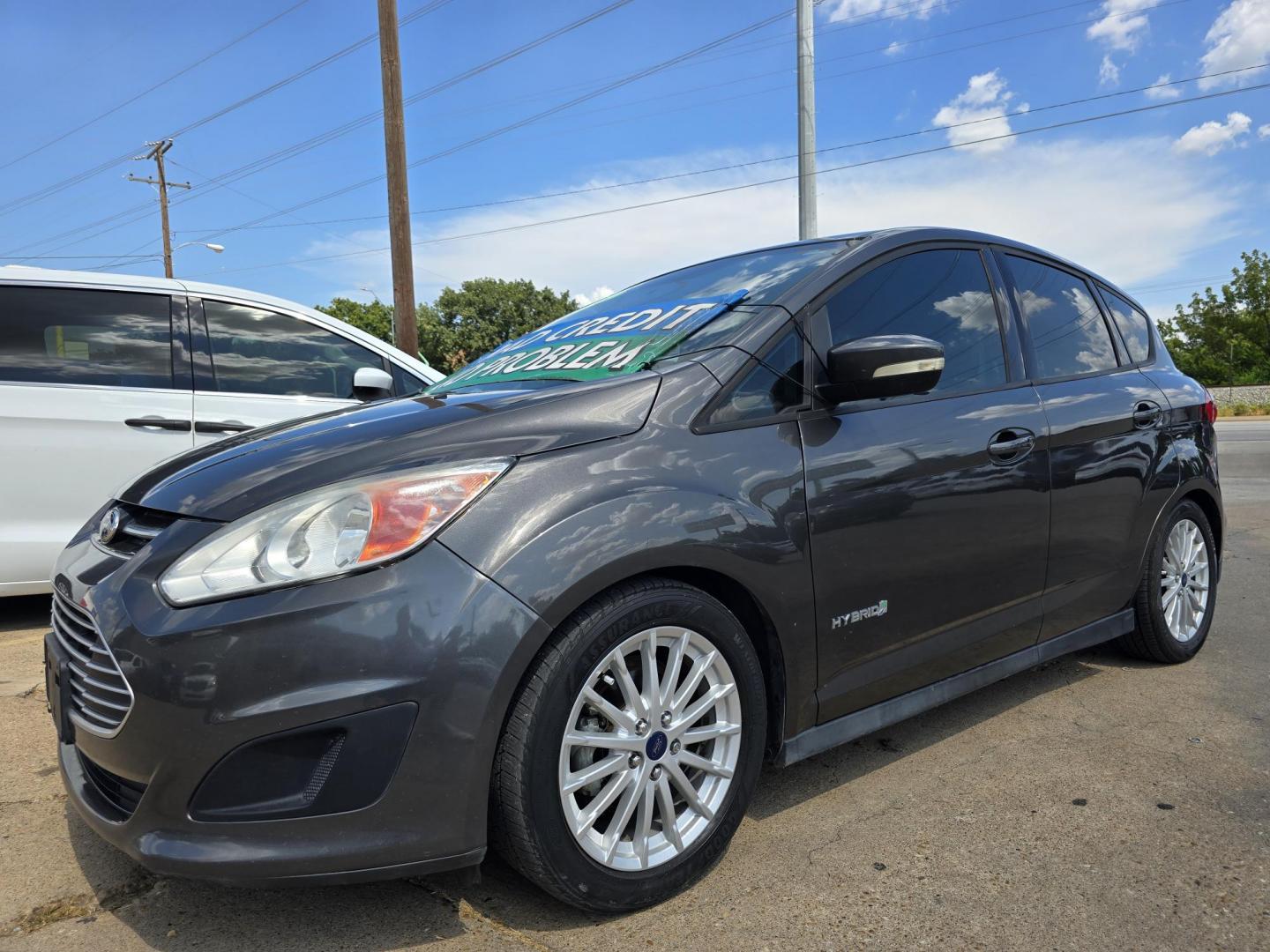 2016 GRAY /BLACK Ford C-Max Hybrid SE (1FADP5AU1GL) with an 2.0L L4 DOHC 16V HYBRID engine, CVT transmission, located at 2660 S.Garland Avenue, Garland, TX, 75041, (469) 298-3118, 32.885387, -96.656776 - Photo#7