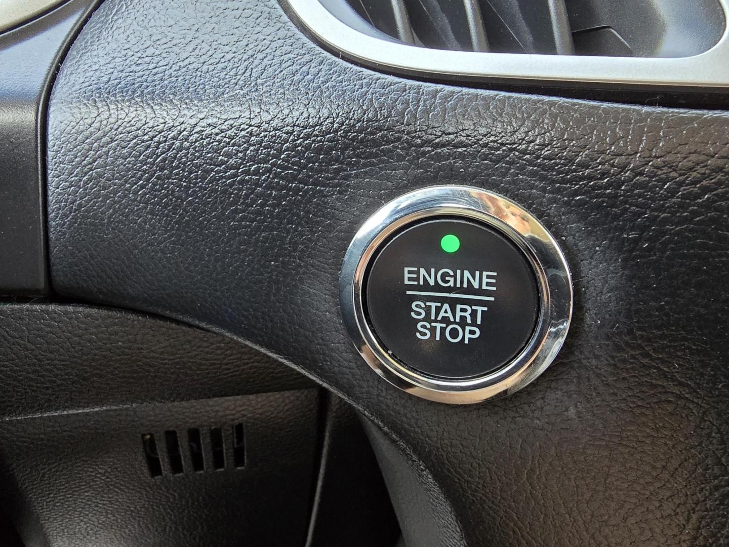 2016 WHITE Ford Edge SEL (2FMPK4J88GB) with an 3.5L V6 DOHC 24V engine, 6A transmission, located at 2660 S.Garland Avenue, Garland, TX, 75041, (469) 298-3118, 32.885387, -96.656776 - Photo#13