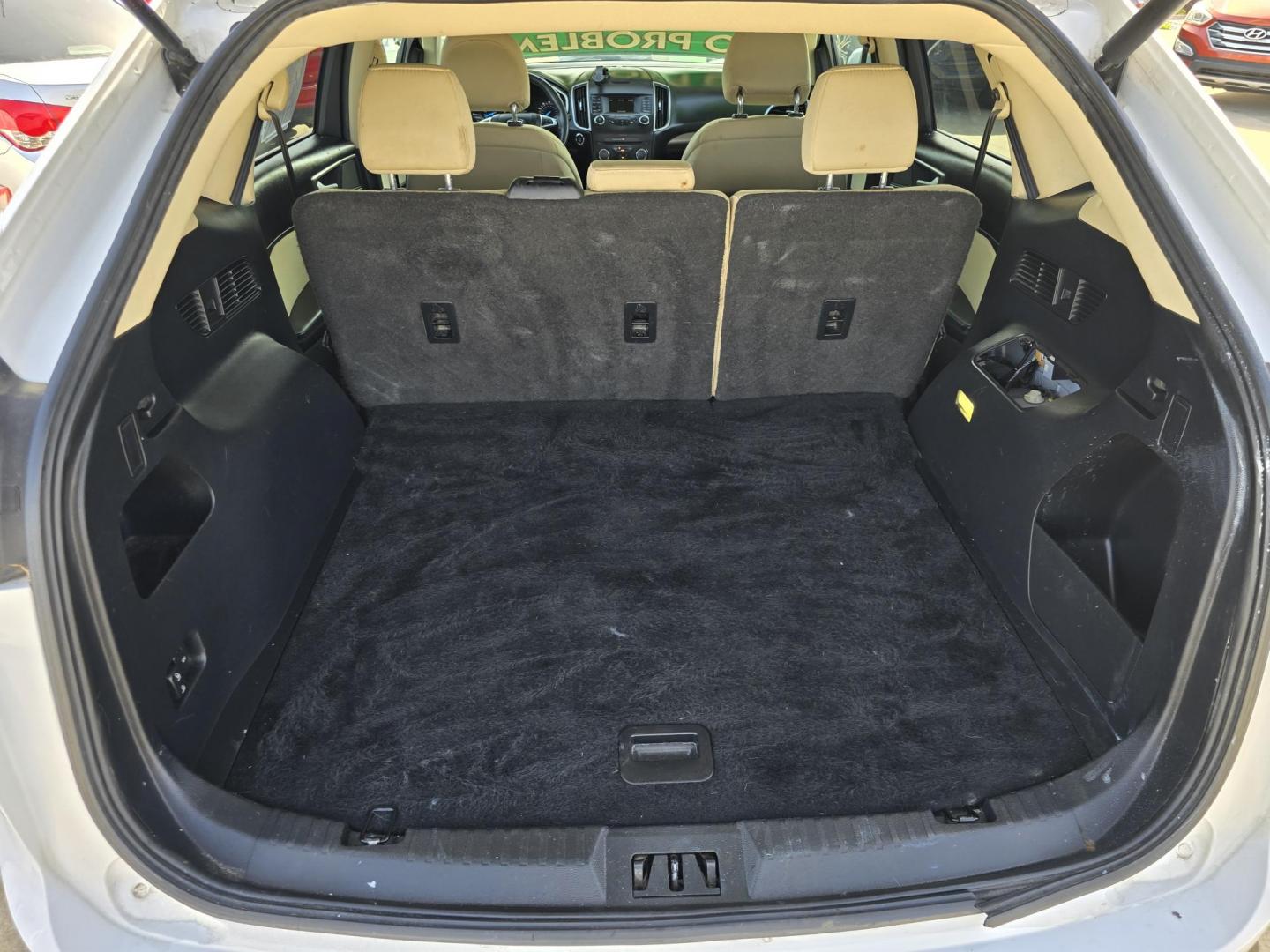 2016 WHITE Ford Edge SEL (2FMPK4J88GB) with an 3.5L V6 DOHC 24V engine, 6A transmission, located at 2660 S.Garland Avenue, Garland, TX, 75041, (469) 298-3118, 32.885387, -96.656776 - Photo#17